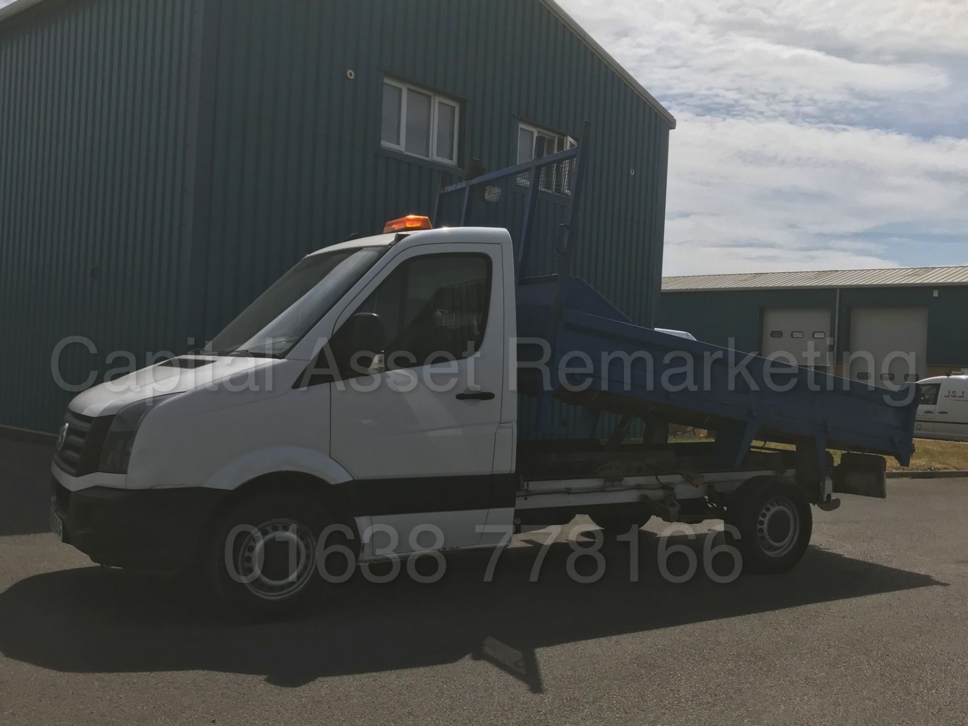 VOLKSWAGEN CRAFTER CR35 *TIPPER* (2014 MODEL) '2.0 TDI - 109 BHP - 6 SPEED' (LOW MILES) **3500KG** - Image 4 of 27