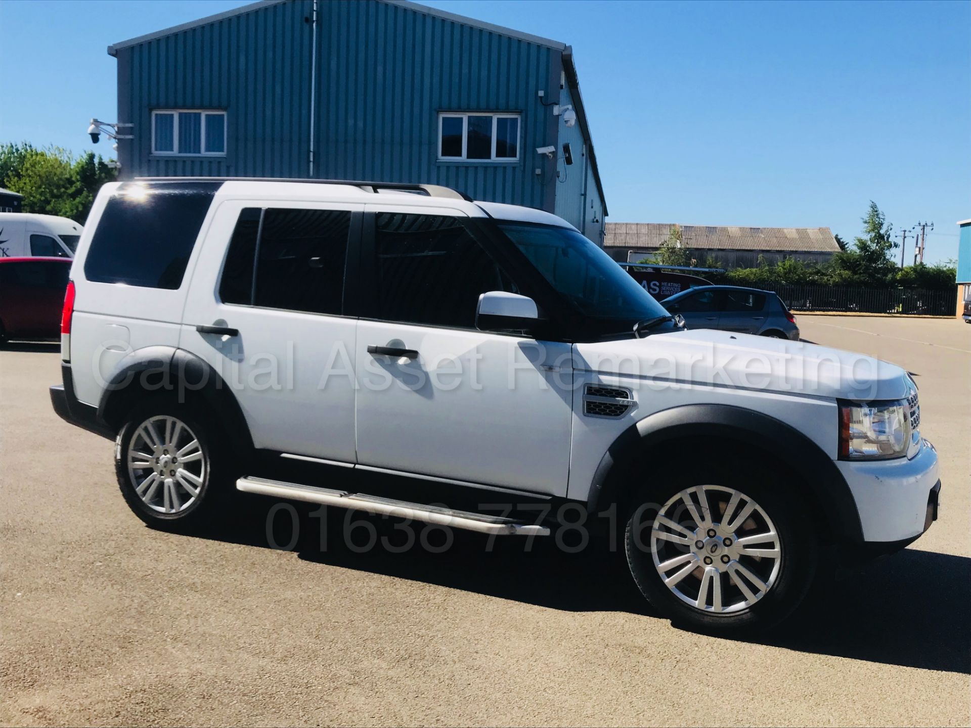 (On Sale) LAND ROVER DISCOVERY 4 **COMMERCIAL VAN**(2013 - 13 REG) '3.0 TDV6 - 210 BHP - AUTO' - Image 13 of 38
