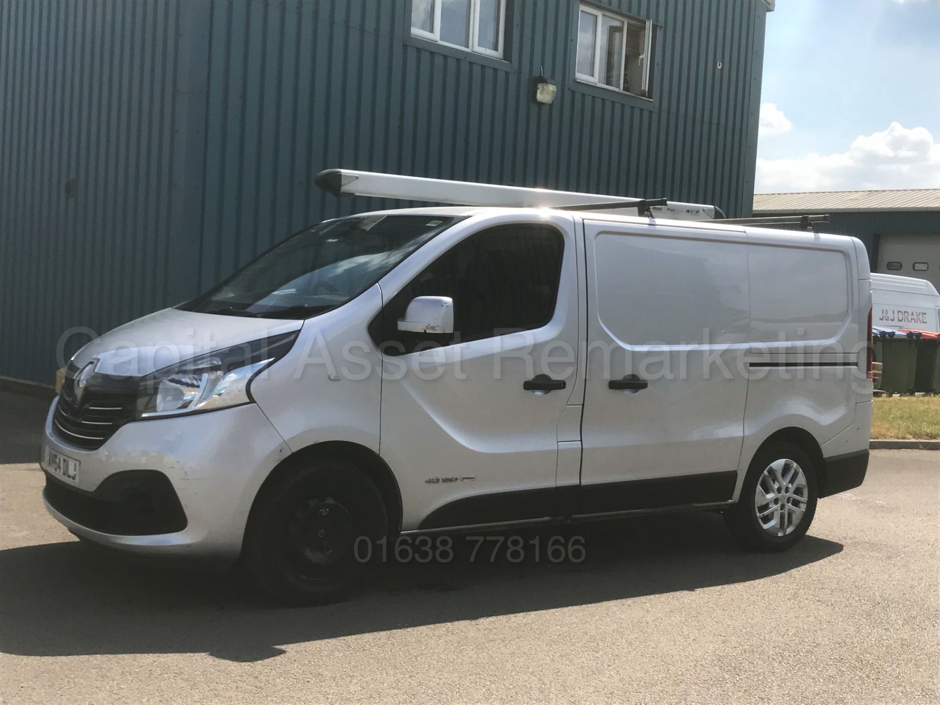 (On Sale) RENAULT TRAFIC *SPORT EDITION* (2015) '1.6 DCI -120 BHP - 6 SPEED' *SAT NAV - STOP/START* - Image 6 of 38