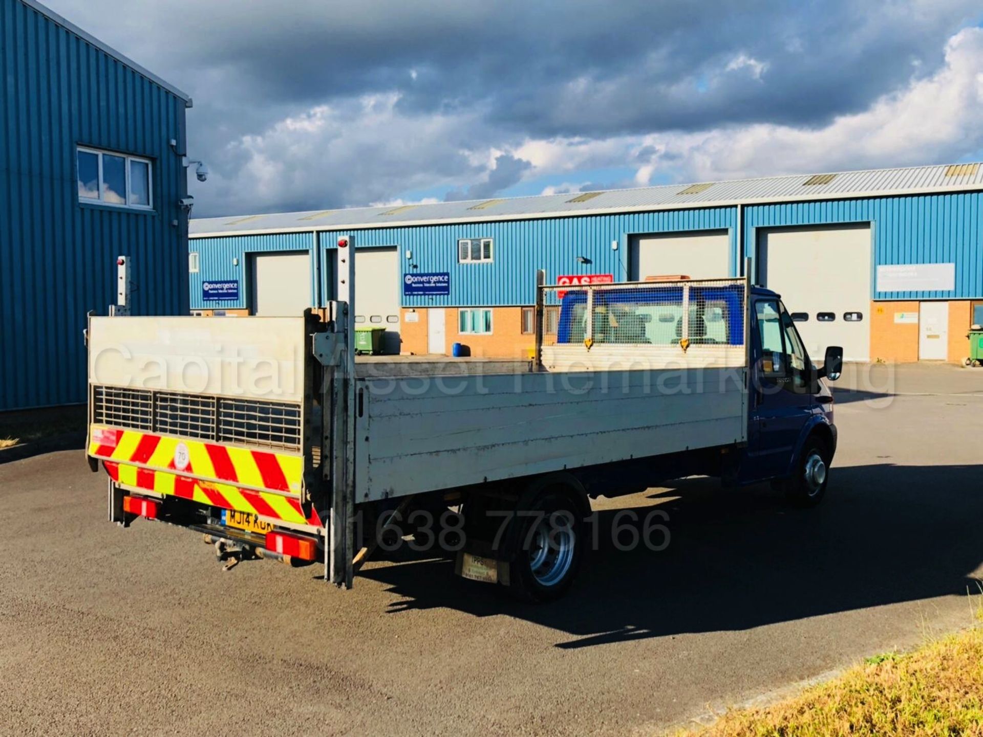 FORD TRANSIT 125 T350 'LWB - DROPSIDE' (2014) '2.2 TDCI - 125 BHP - 6 SPEED' **TAIL-LIFT** - Image 19 of 38