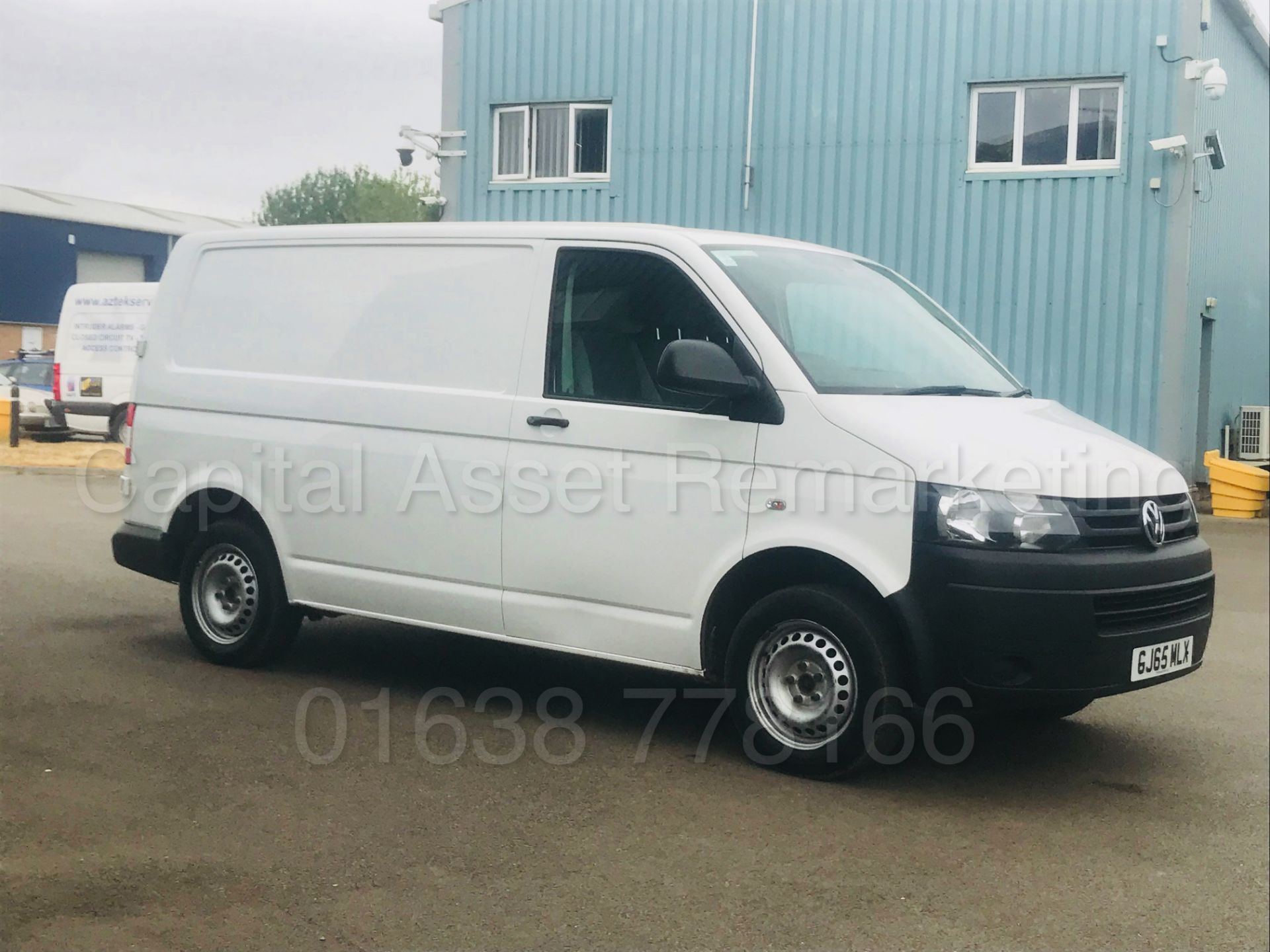 (ON SALE) VOLKSWAGEN TRANSPORTER 'SWB -PANEL VAN' (2016 MODEL) '2.0 TDI-102 BHP' **ELECTRIC PACK** - Image 11 of 31