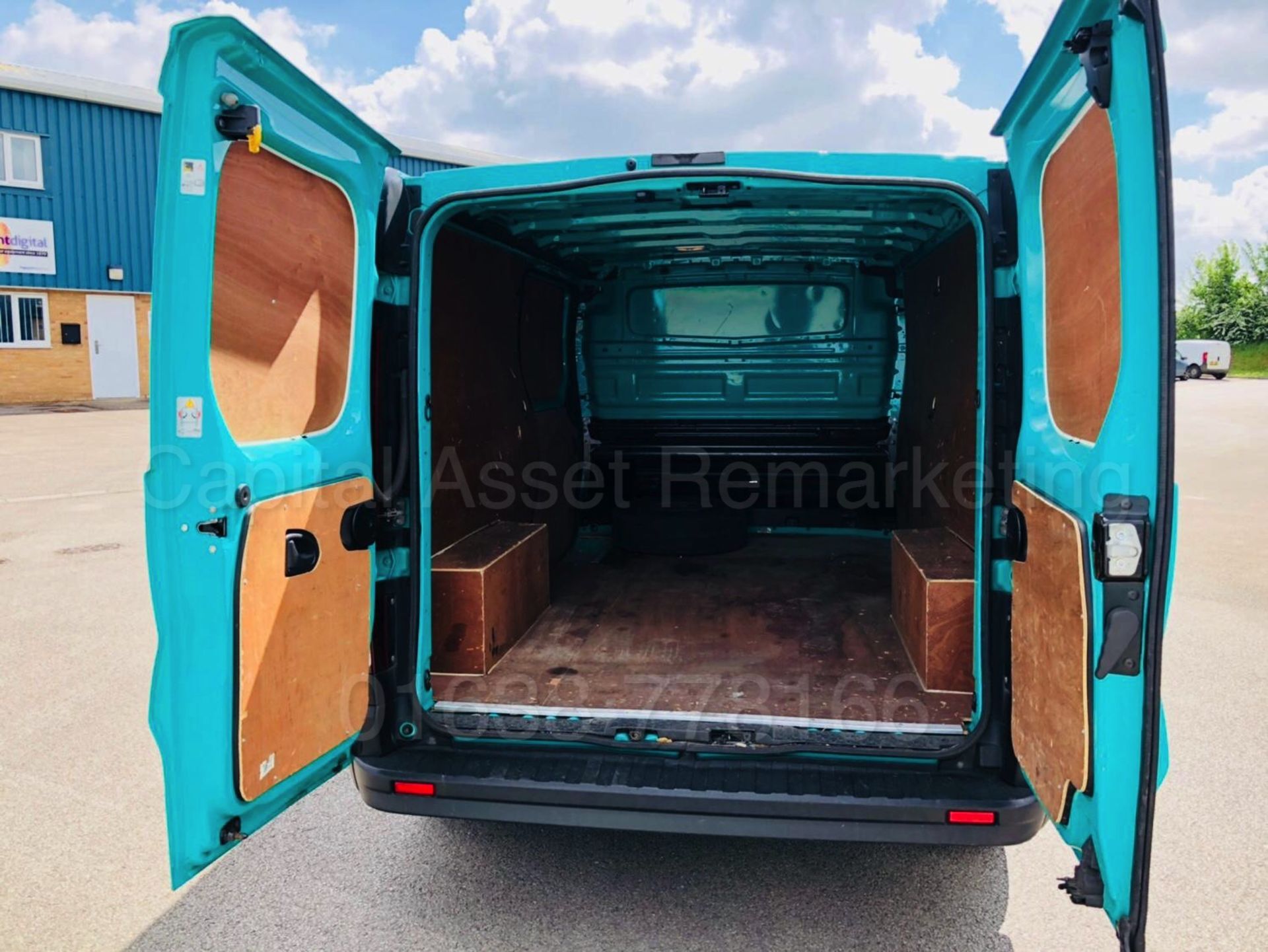 (ON SALE) VAUXHALL VIVARO 2900 'ECOFLEX' PANEL VAN (2016 MODEL) '1.6 CDTI - 6 SPEED - STOP/START' - Bild 28 aus 36