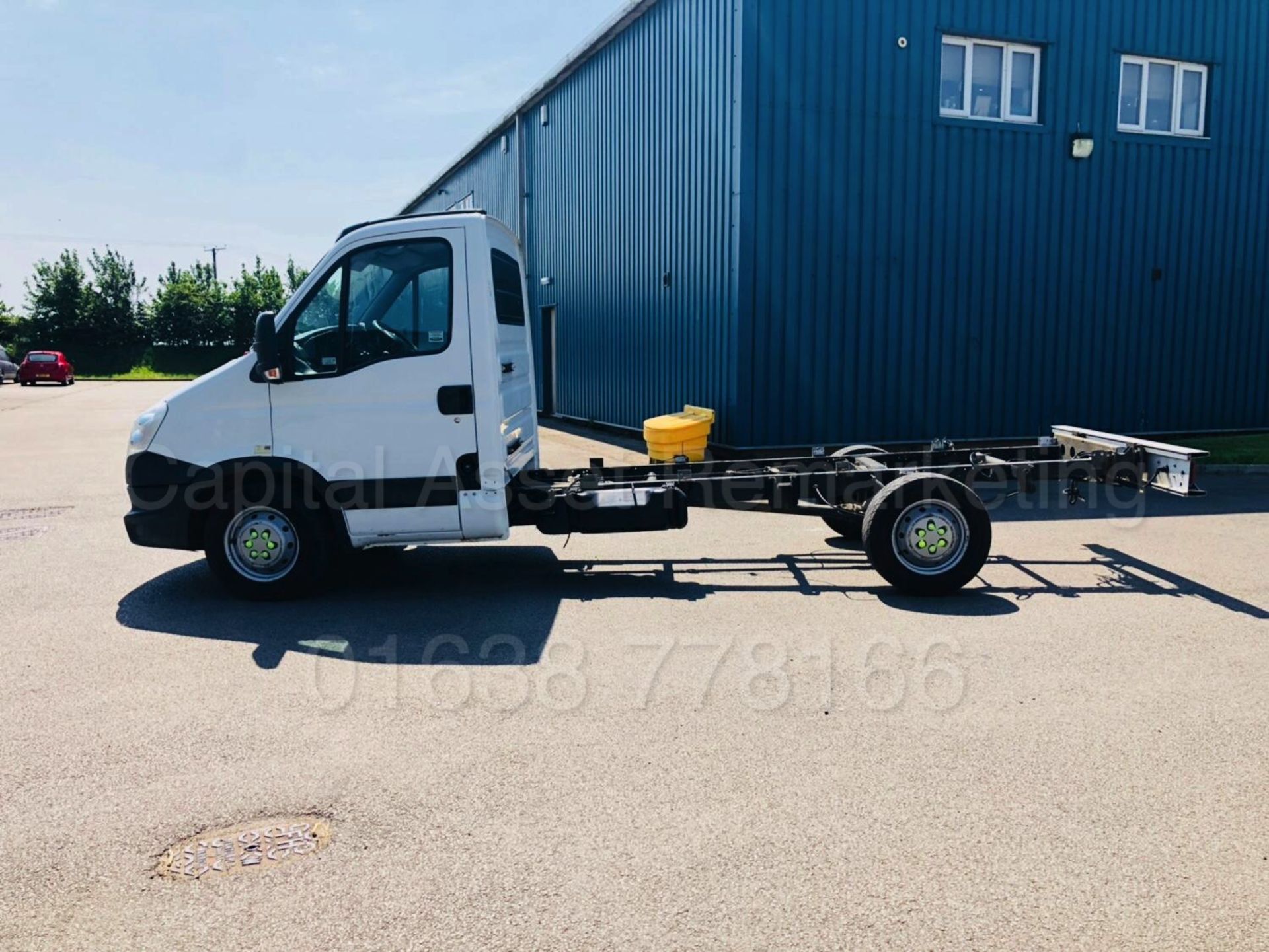 (On Sale) IVECO DAILY 35S11 'LWB - CHASSIS CAB' (2014 - 14 REG) '2.3 DIESEL - 6 SPEED' (1 OWNER) - Bild 4 aus 18