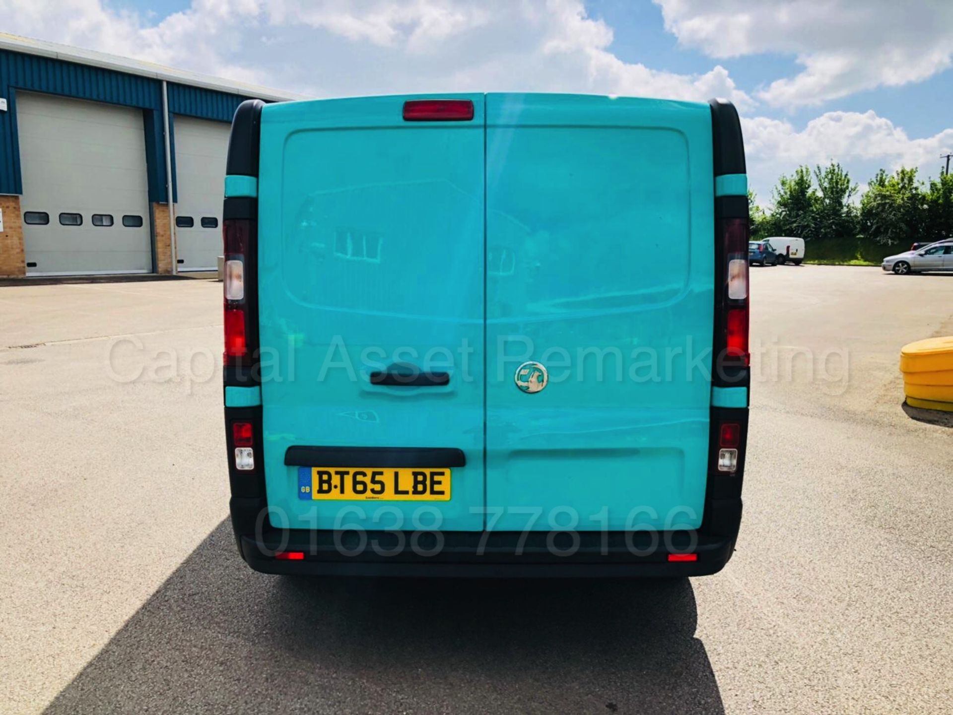 (ON SALE) VAUXHALL VIVARO 2900 'ECOFLEX' PANEL VAN (2016 MODEL) '1.6 CDTI - 6 SPEED - STOP/START' - Image 29 of 36