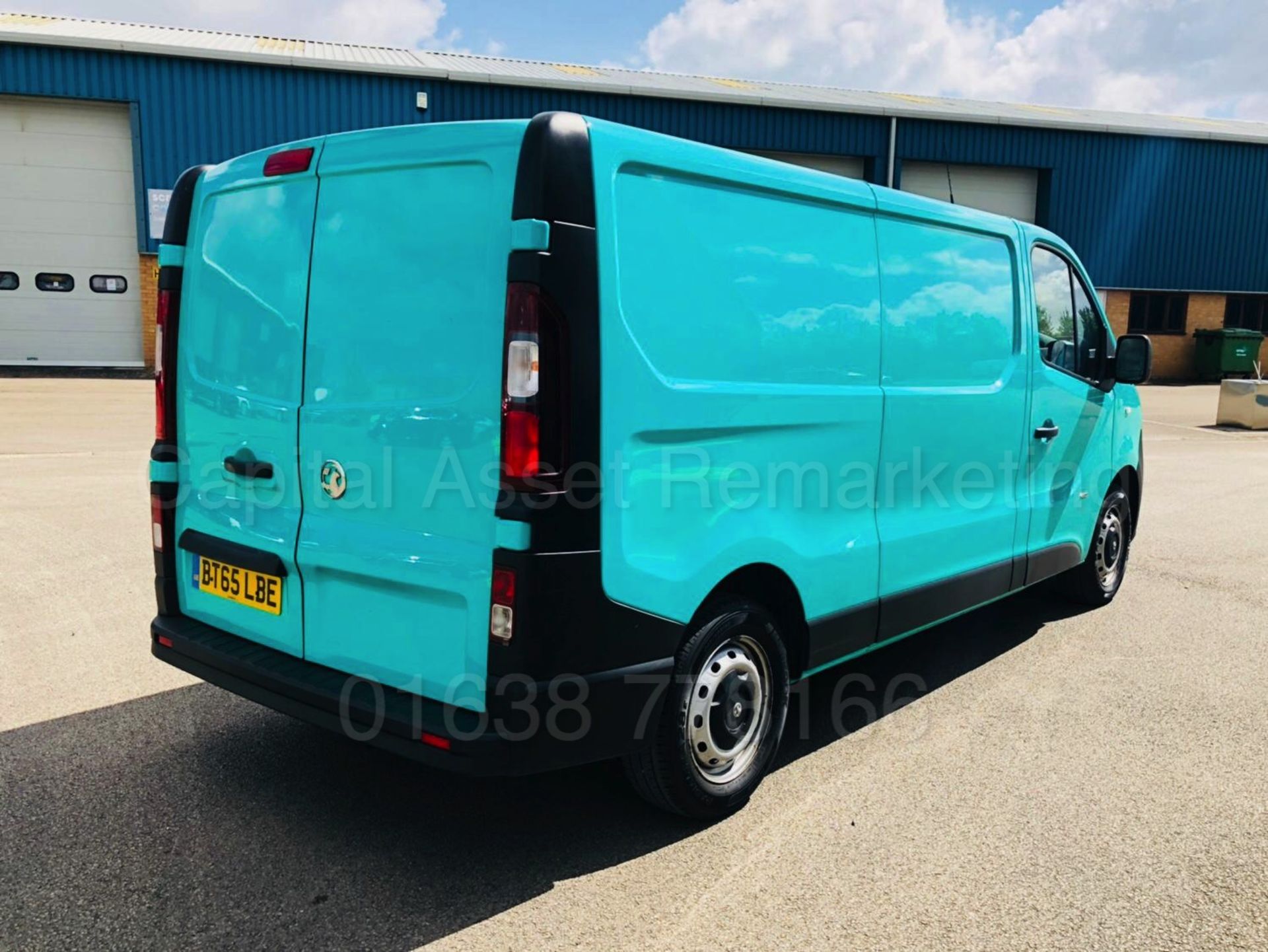 (ON SALE) VAUXHALL VIVARO 2900 'ECOFLEX' PANEL VAN (2016 MODEL) '1.6 CDTI - 6 SPEED - STOP/START' - Image 11 of 36