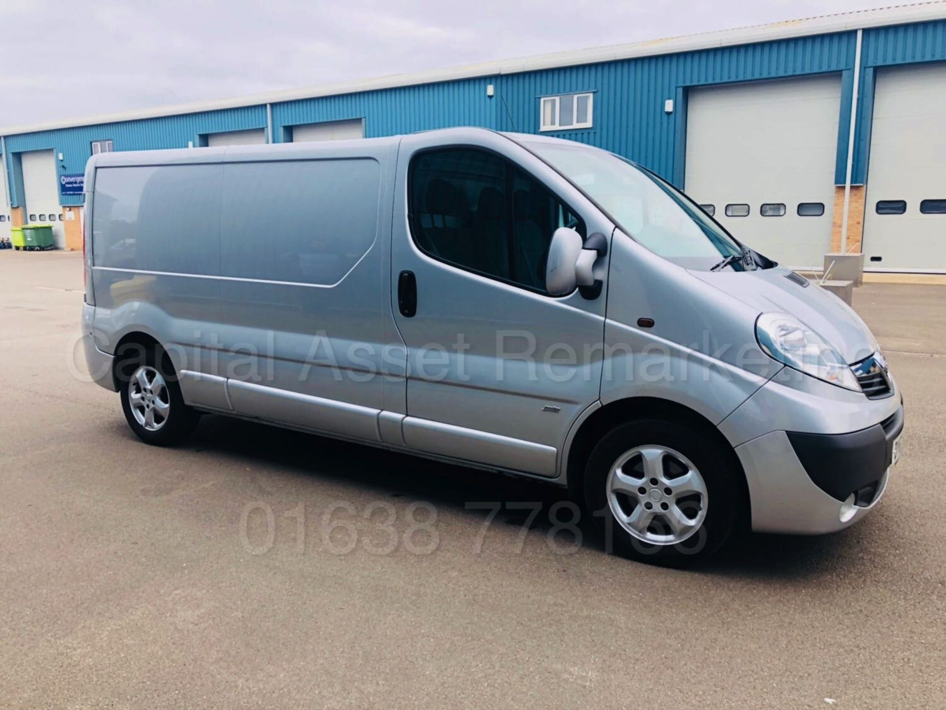 VAUXHALL VIVARO 2900 *SPORTIVE* LWB (2013 MODEL) '2.0 CDTI - 115 BHP - 6 SPEED' **AIR CON** (NO VAT) - Image 9 of 31