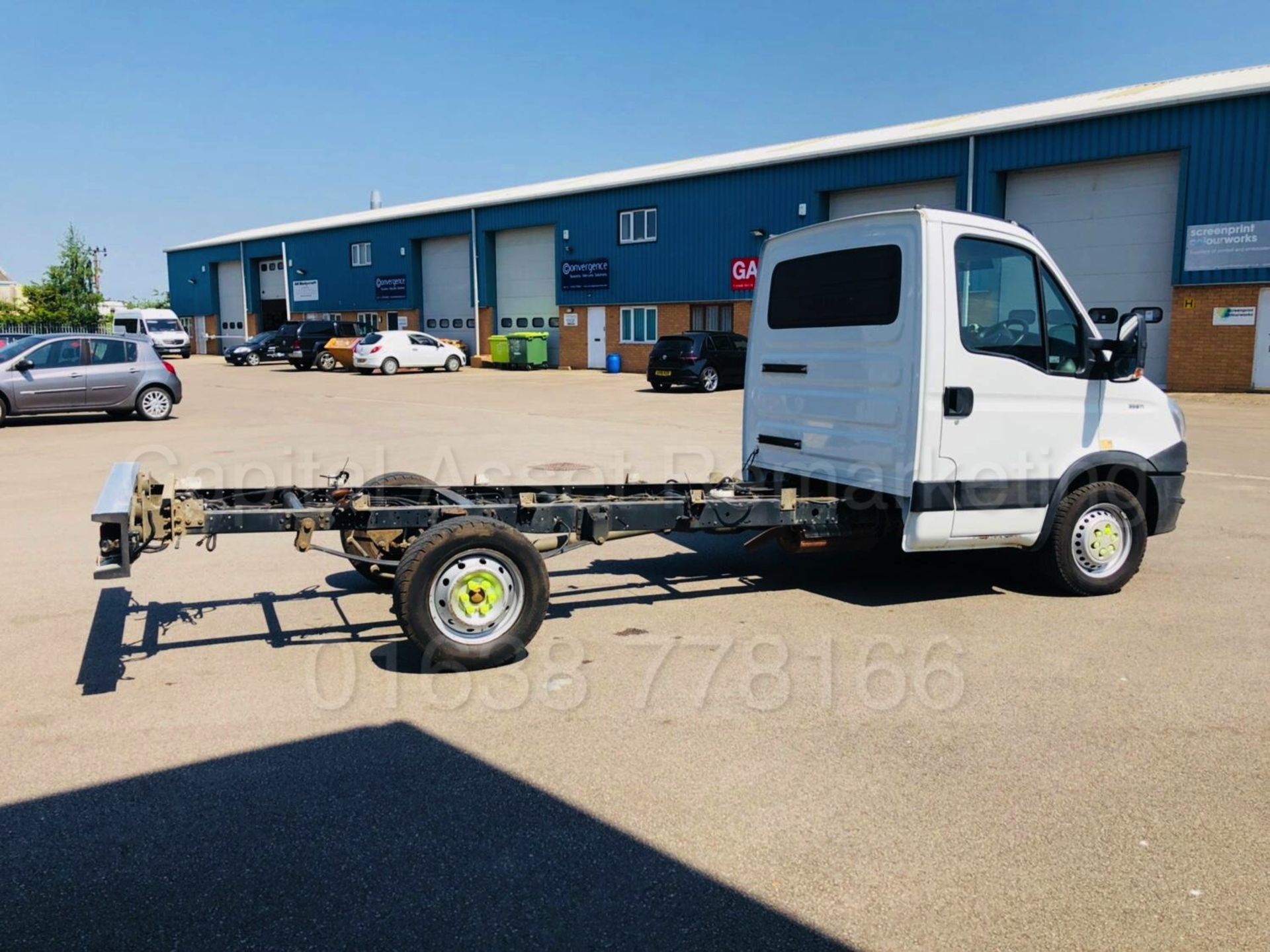 (On Sale) IVECO DAILY 35S11 'LWB - CHASSIS CAB' (2014 - 14 REG) '2.3 DIESEL - 6 SPEED' (1 OWNER) - Bild 3 aus 18