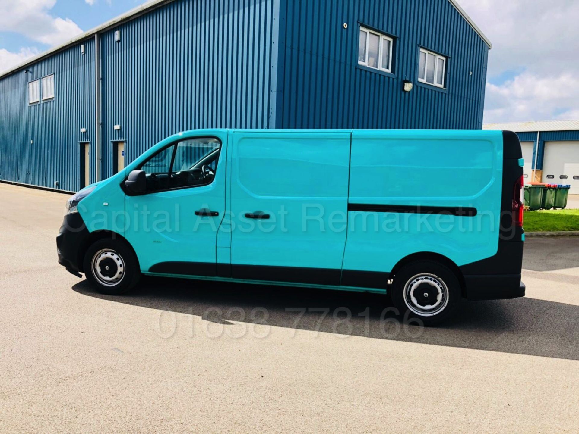 (ON SALE) VAUXHALL VIVARO 2900 'ECOFLEX' PANEL VAN (2016 MODEL) '1.6 CDTI - 6 SPEED - STOP/START' - Image 13 of 36