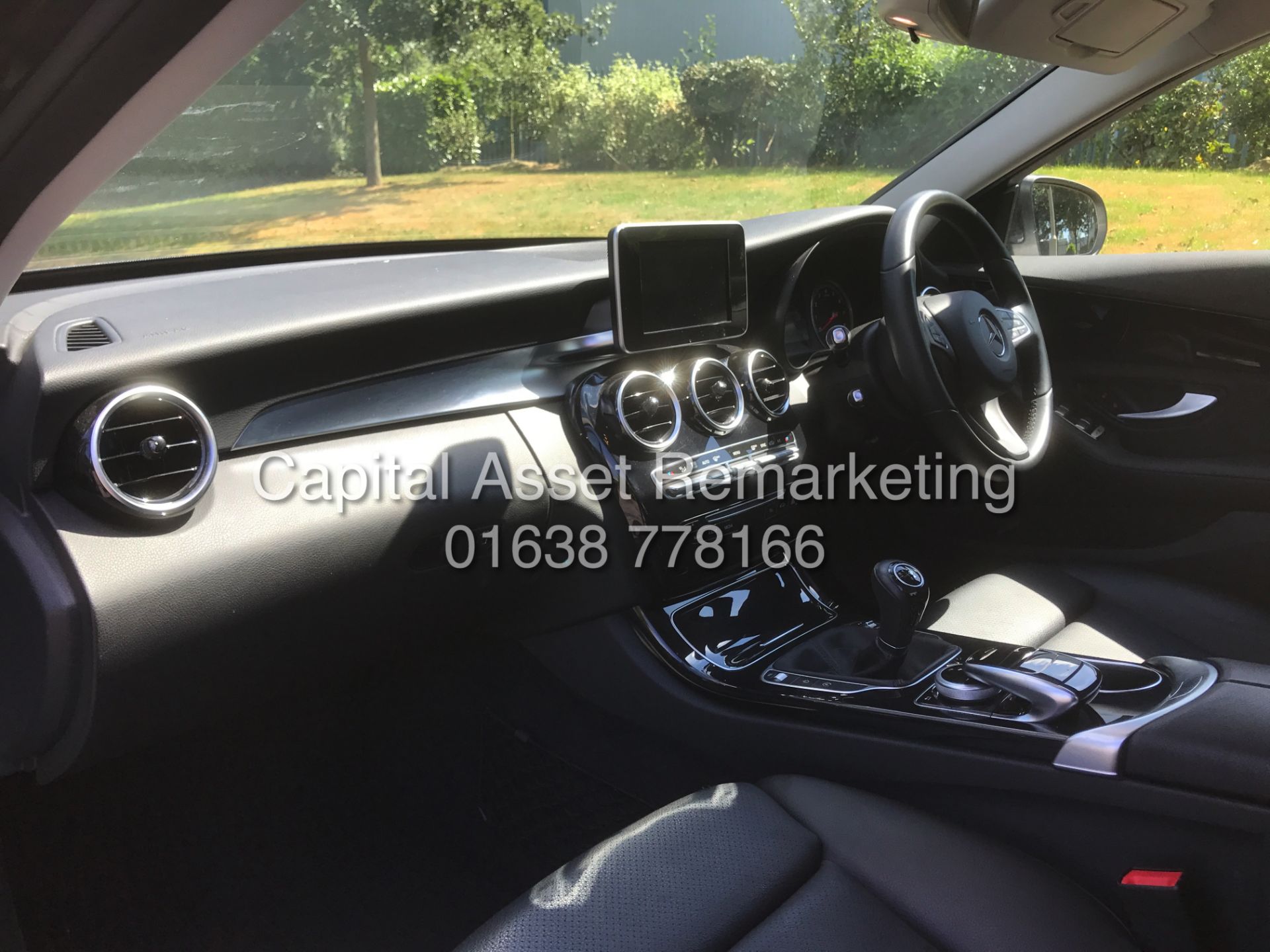 MERCEDES C200 "SE" PETROL - 65 REG - 1 OWNER - SAT NAV - LEATHER - BLACK - NEW SHAPE - WOW!! RARE!! - Image 12 of 16