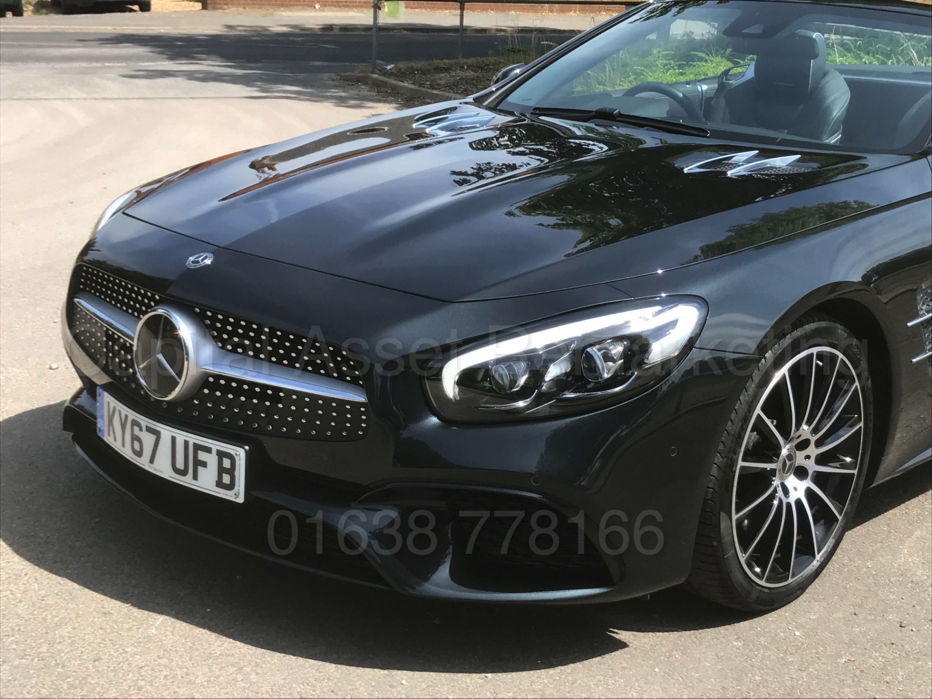 MERCEDES-BENZ SL 400 'AMG EDITION' (2018 MODEL) '3.0 V6 - 367 BHP - 9 SPEED AUTO' **MASSIVE SPEC** - Image 38 of 75