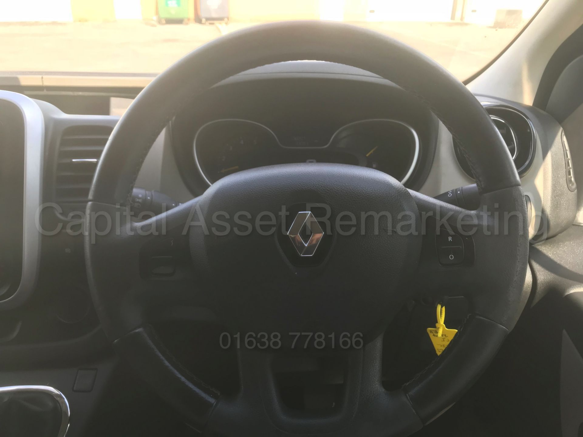 (On Sale) RENAULT TRAFIC *SPORT EDITION* (2015) '1.6 DCI -120 BHP - 6 SPEED' *SAT NAV - STOP/START* - Image 37 of 38