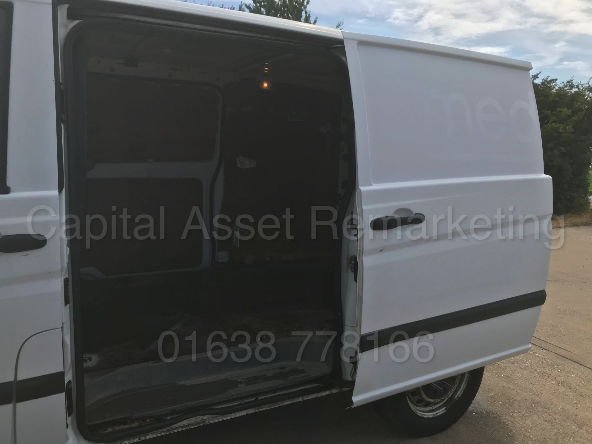 MERCEDES-BENZ VITO 109 CDI 'COMPACT' *PANEL VAN* (2009) '2.1 CDI - 6 SPEED' - Image 17 of 27