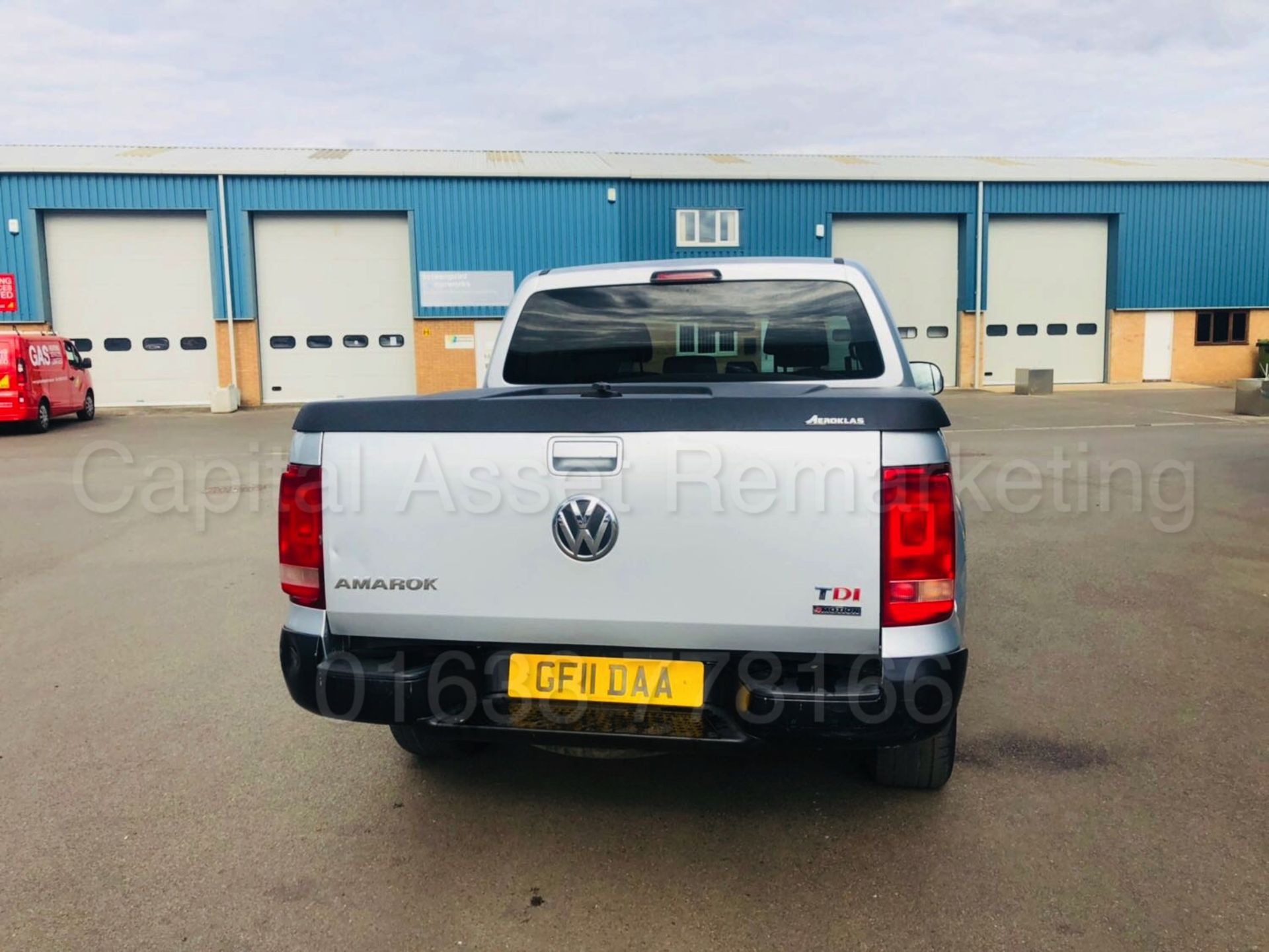 VOLKSWAGEN AMAROK **TREND-LINE** D/CAB PICK-UP (2011) '2.0 TDI - 163 BHP - 6 SPEED' *4 MOTION* - Image 9 of 33