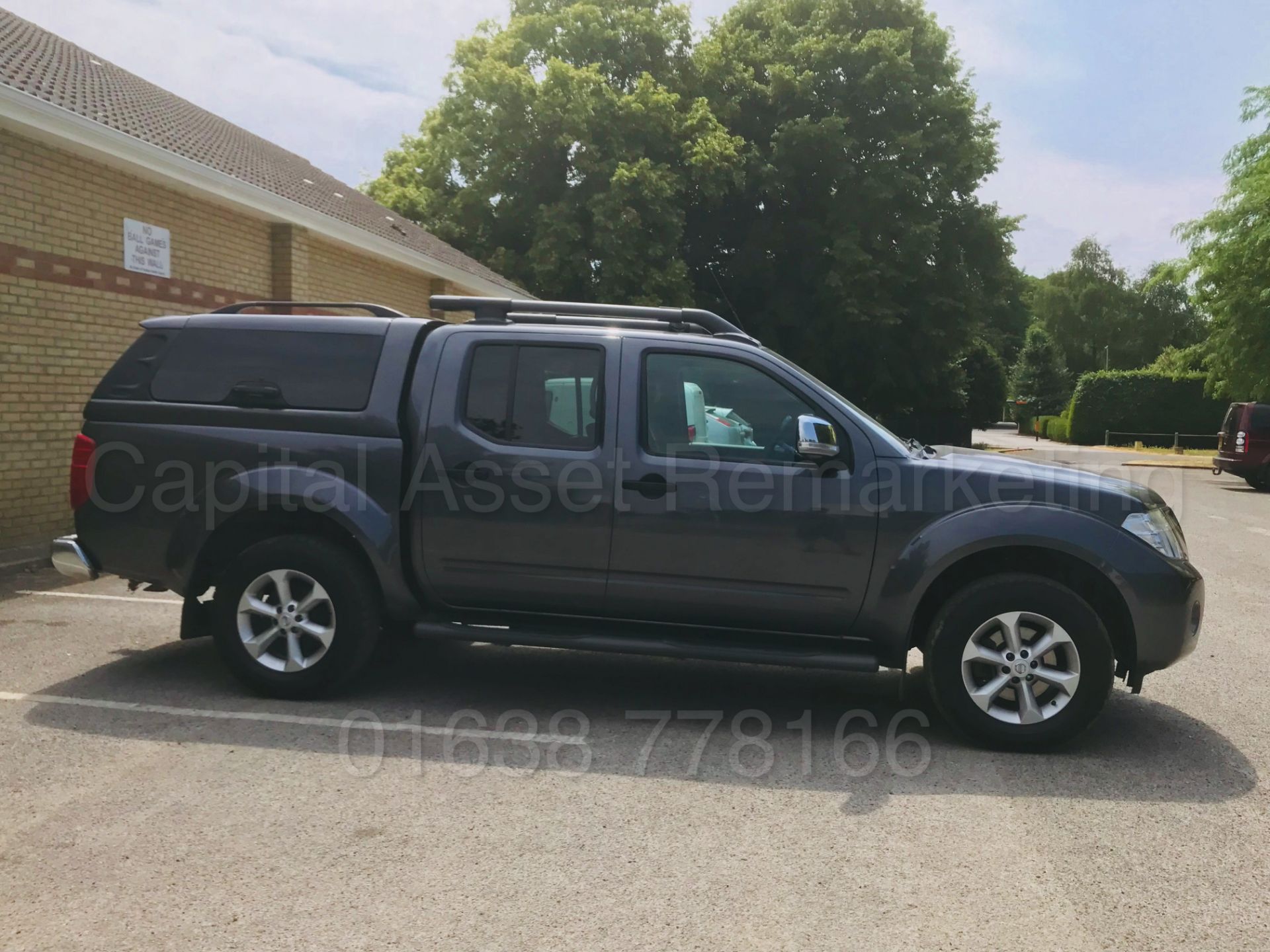 NISSAN NAVARA *TEKNA* D/CAB PICK-UP (2015) '2.5 DCI - 6 SPEED' (1 OWNER - FULL HISTORY) - Image 10 of 49