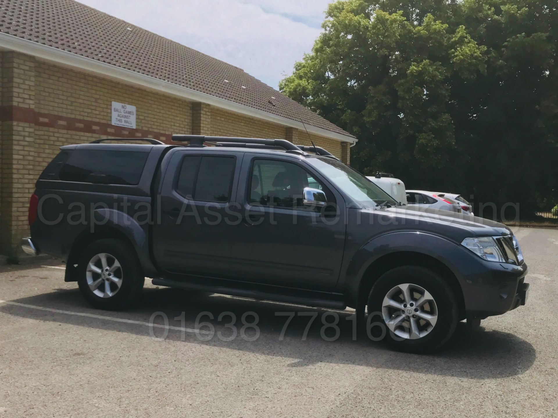 NISSAN NAVARA *TEKNA* D/CAB PICK-UP (2015) '2.5 DCI - 6 SPEED' (1 OWNER - FULL HISTORY) - Image 11 of 49