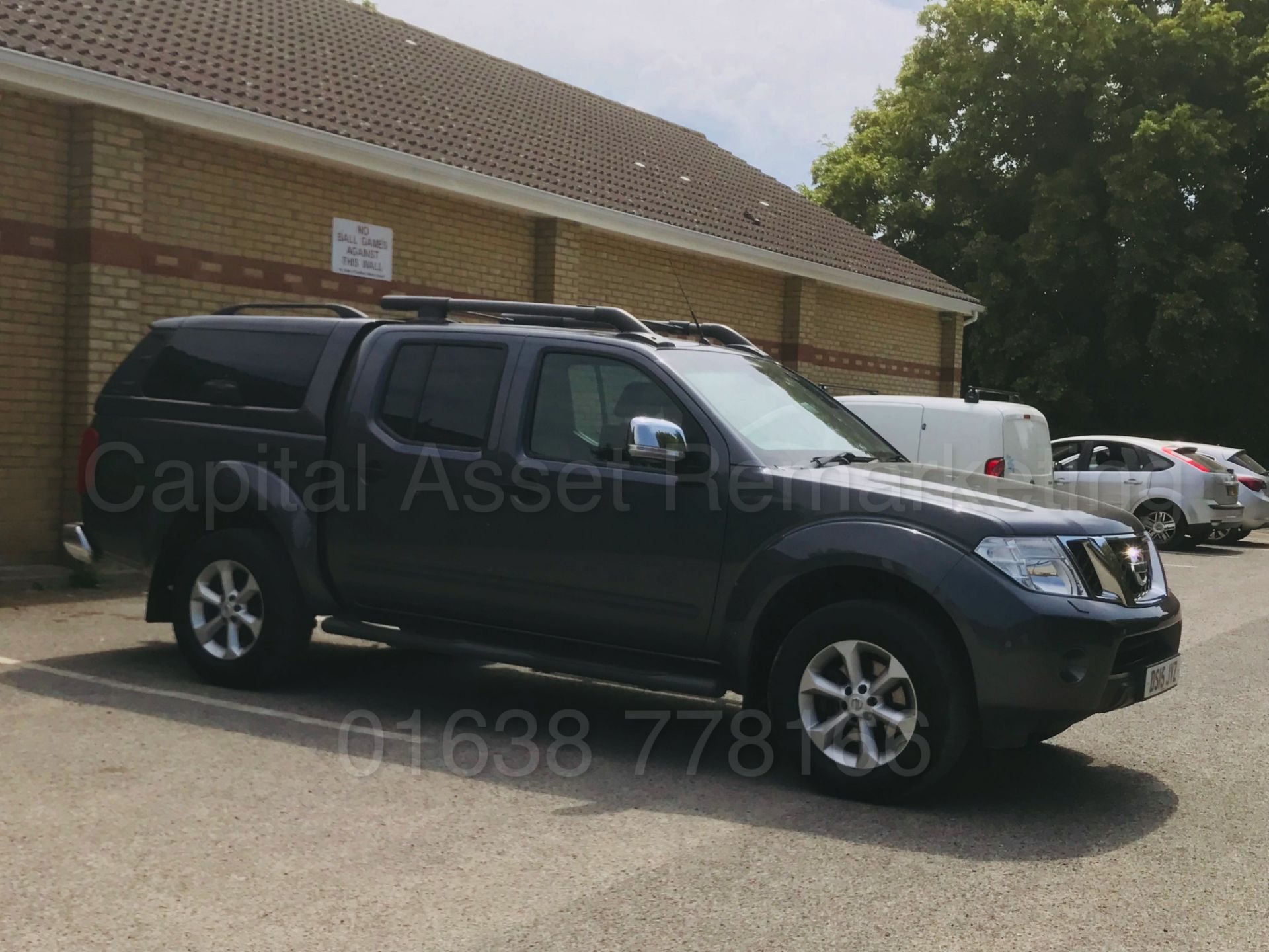 NISSAN NAVARA *TEKNA* D/CAB PICK-UP (2015) '2.5 DCI - 6 SPEED' (1 OWNER - FULL HISTORY) - Image 12 of 49