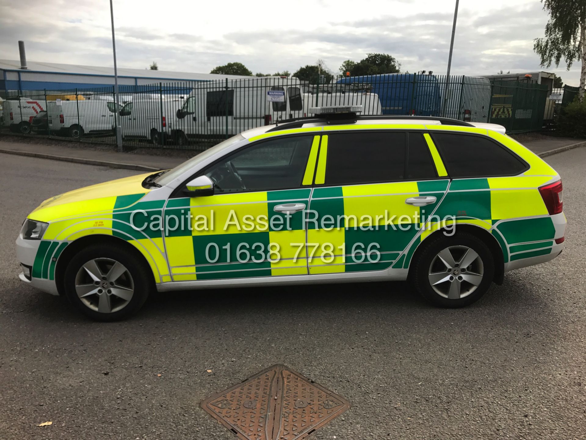 SKODA OCTAVIA 2.0TDI (150BHP - SE) ESTATE (AMBULANCE / PARAMEDIC CAR) 2014 MODEL -1 OWNER -LOW MILES - Image 6 of 27