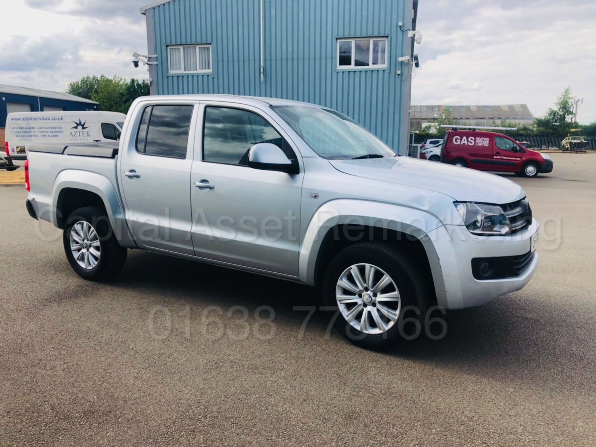 VOLKSWAGEN AMAROK **TREND-LINE** D/CAB PICK-UP (2011) '2.0 TDI - 163 BHP - 6 SPEED' *4 MOTION* - Image 13 of 33