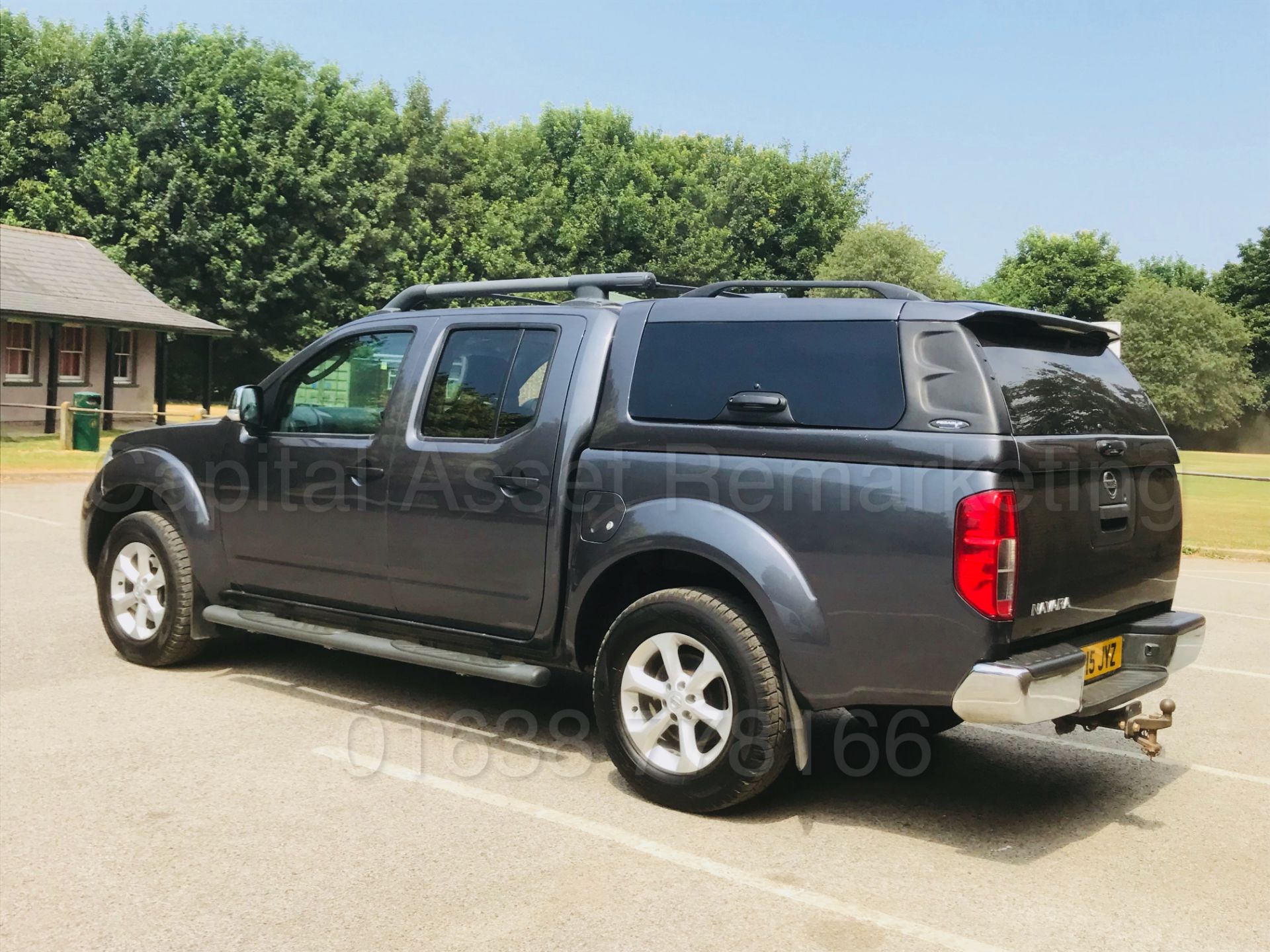 NISSAN NAVARA *TEKNA* D/CAB PICK-UP (2015) '2.5 DCI - 6 SPEED' (1 OWNER - FULL HISTORY) - Image 5 of 49