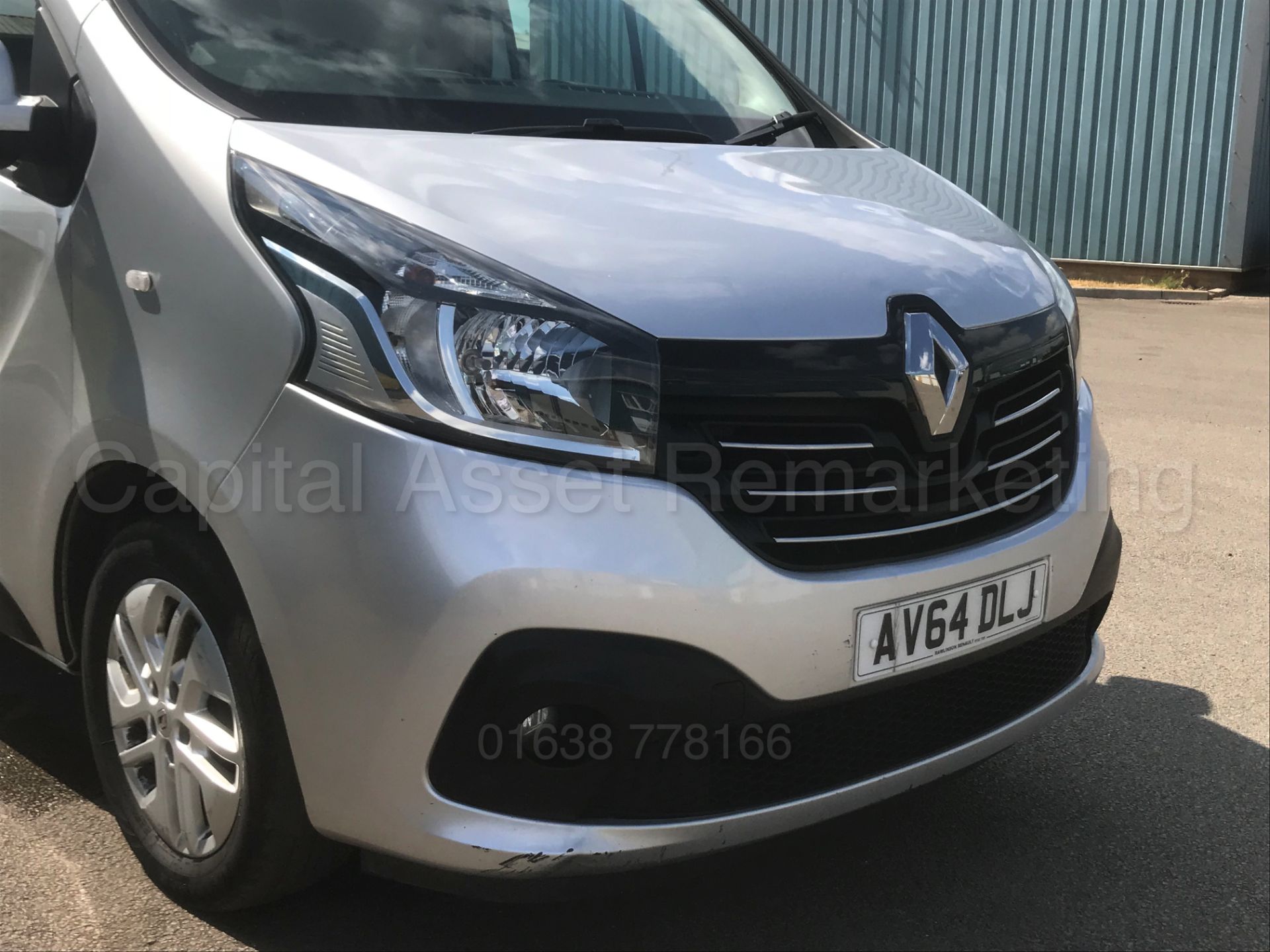 (On Sale) RENAULT TRAFIC *SPORT EDITION* (2015) '1.6 DCI -120 BHP - 6 SPEED' *SAT NAV - STOP/START* - Image 14 of 38