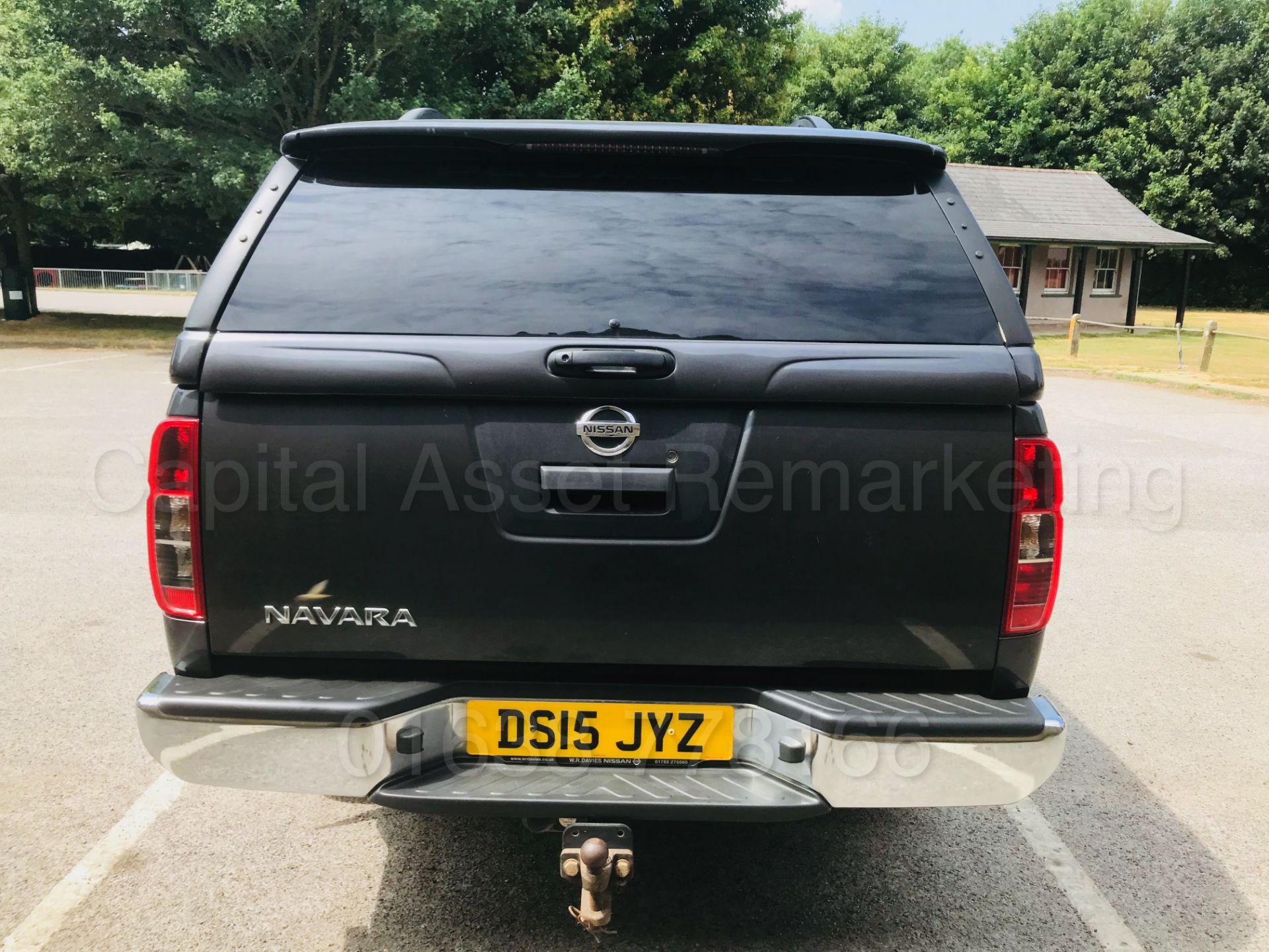 NISSAN NAVARA *TEKNA* D/CAB PICK-UP (2015) '2.5 DCI - 6 SPEED' (1 OWNER - FULL HISTORY) - Image 7 of 49