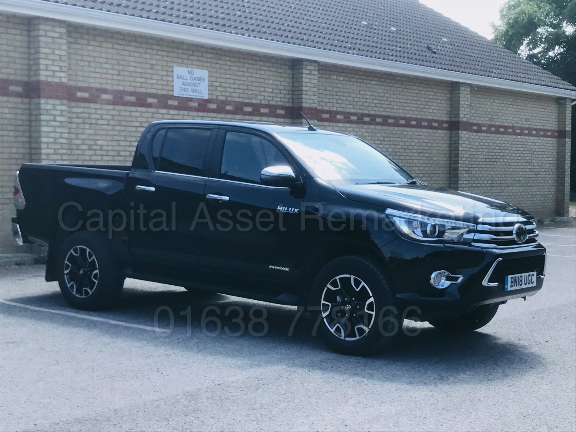 TOYOTA HILUX 'INVINCIBLE X' (2018) D/CAB PICK-UP 'D-4D - AUTO - LEATHER - SAT NAV' *STOP/START* - Image 2 of 59