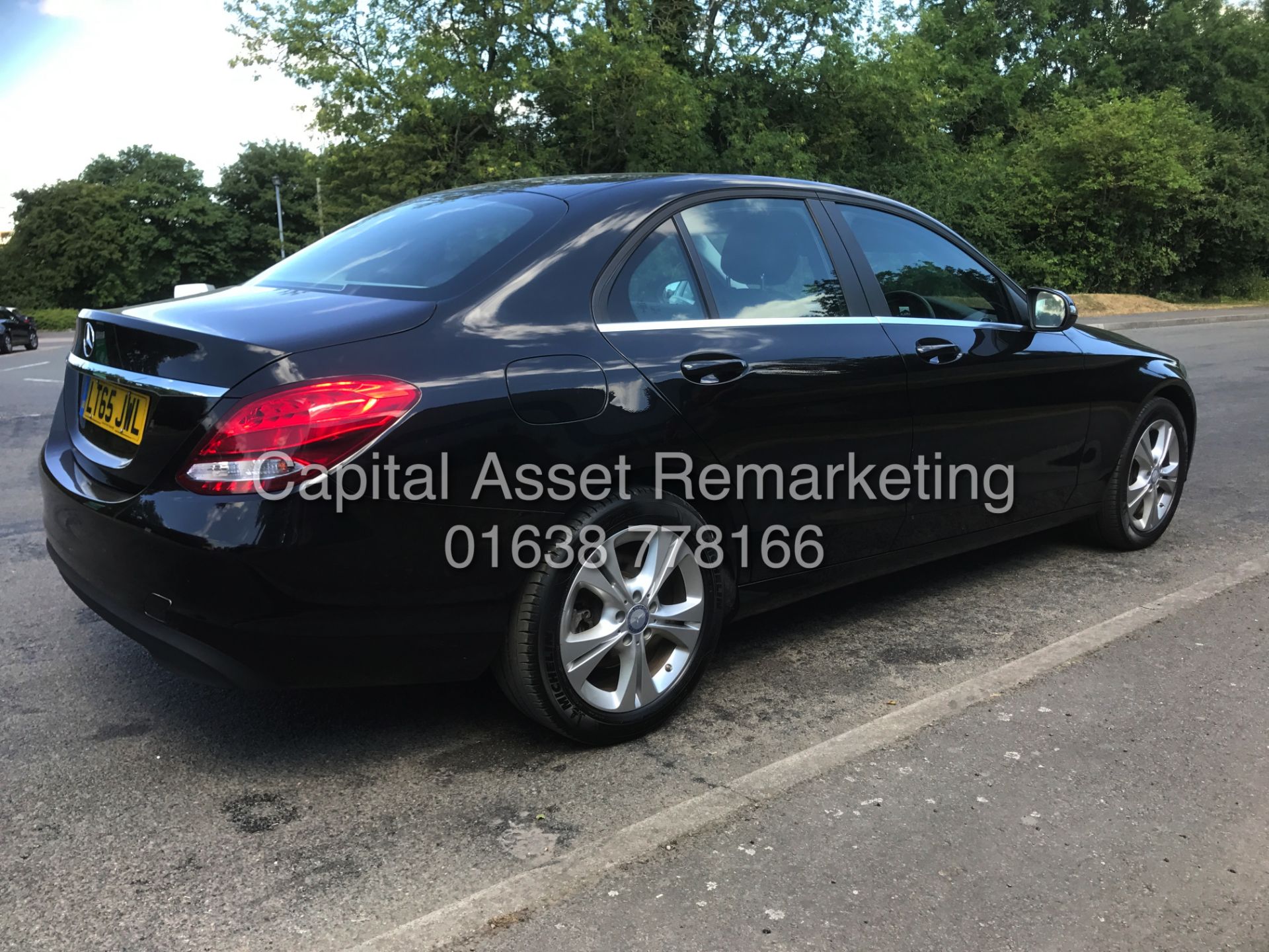 (ON SALE) MERCEDES C200 "SPECIAL EQUIPMENT" *2016 MODEL* 1 OWNER FSH - SAT NAV - LEATHER *NO VAT* - Image 6 of 23