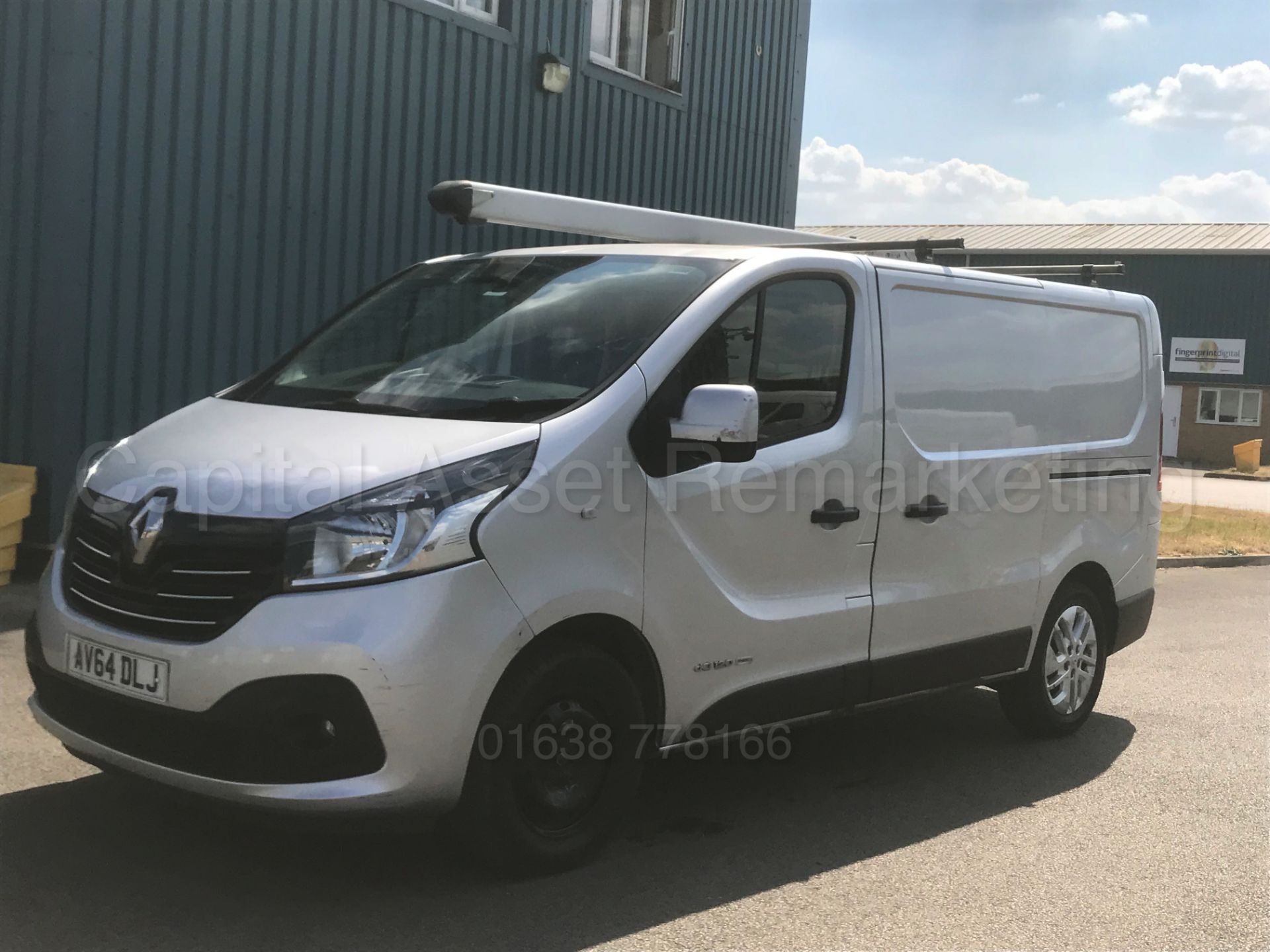 (On Sale) RENAULT TRAFIC *SPORT EDITION* (2015) '1.6 DCI -120 BHP - 6 SPEED' *SAT NAV - STOP/START* - Image 5 of 38