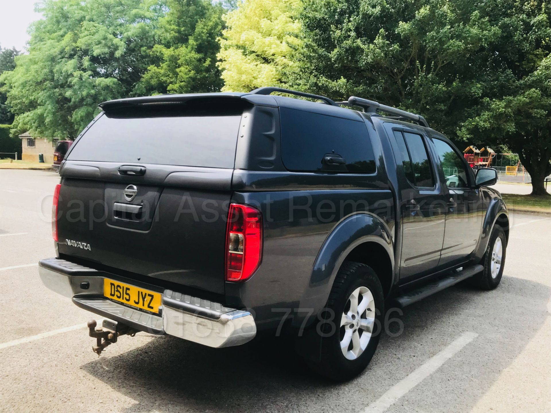 NISSAN NAVARA *TEKNA* D/CAB PICK-UP (2015) '2.5 DCI - 6 SPEED' (1 OWNER - FULL HISTORY) - Image 8 of 49