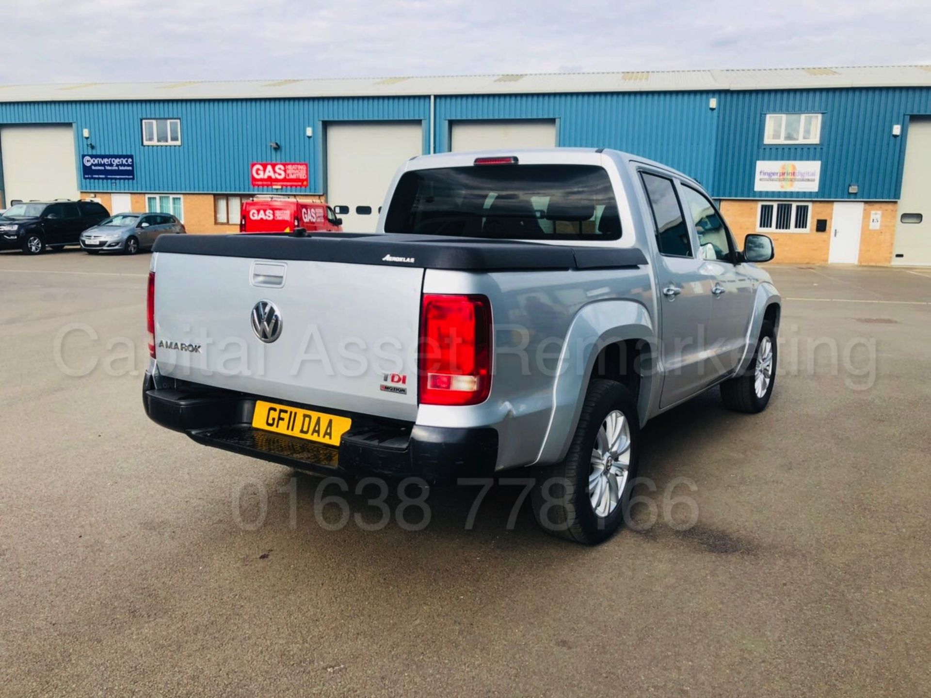 VOLKSWAGEN AMAROK **TREND-LINE** D/CAB PICK-UP (2011) '2.0 TDI - 163 BHP - 6 SPEED' *4 MOTION* - Image 10 of 33