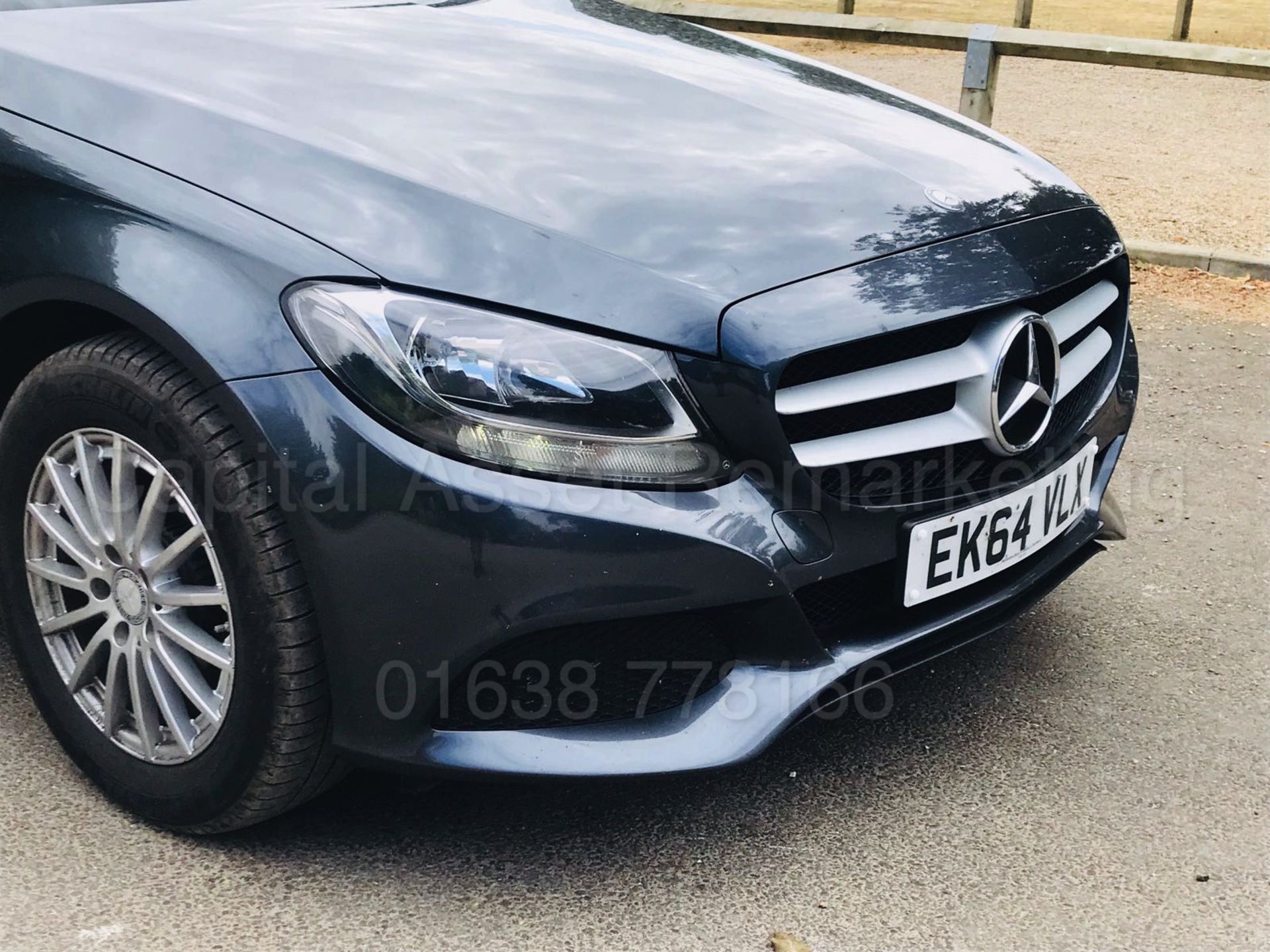 MERCEDES-BENZ C220D *EXECUTIVE EDITION*' (2015 MODEL) 'STOP / START - LEATHER - SAT NAV' (1 OWNER) - Image 29 of 36