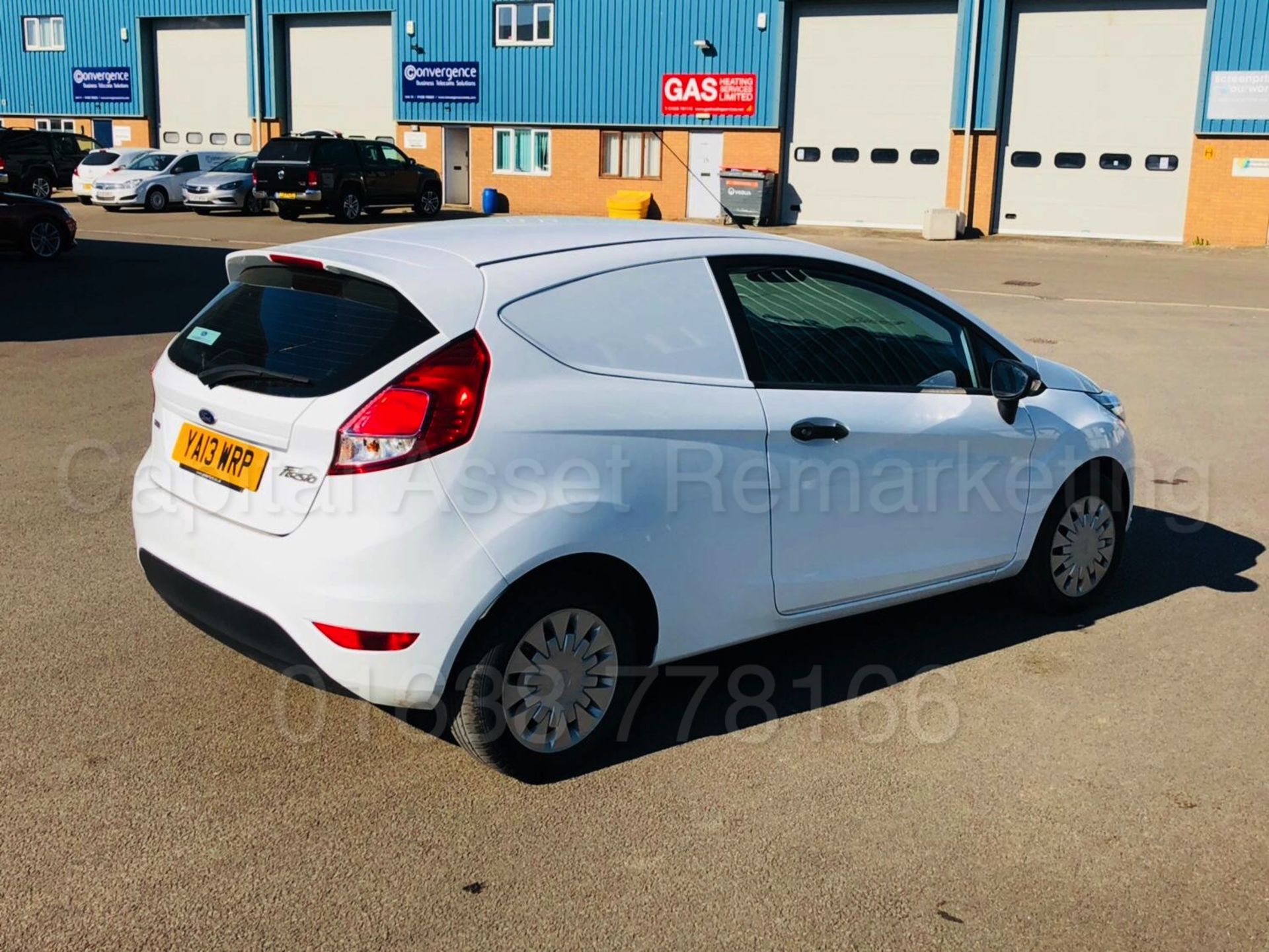 FORD FIESTA *TECH EDITION* 'LCV - PANEL VAN' (2013) 1.6 TDCI *ECONETIC* - STOP / START' - Image 21 of 32