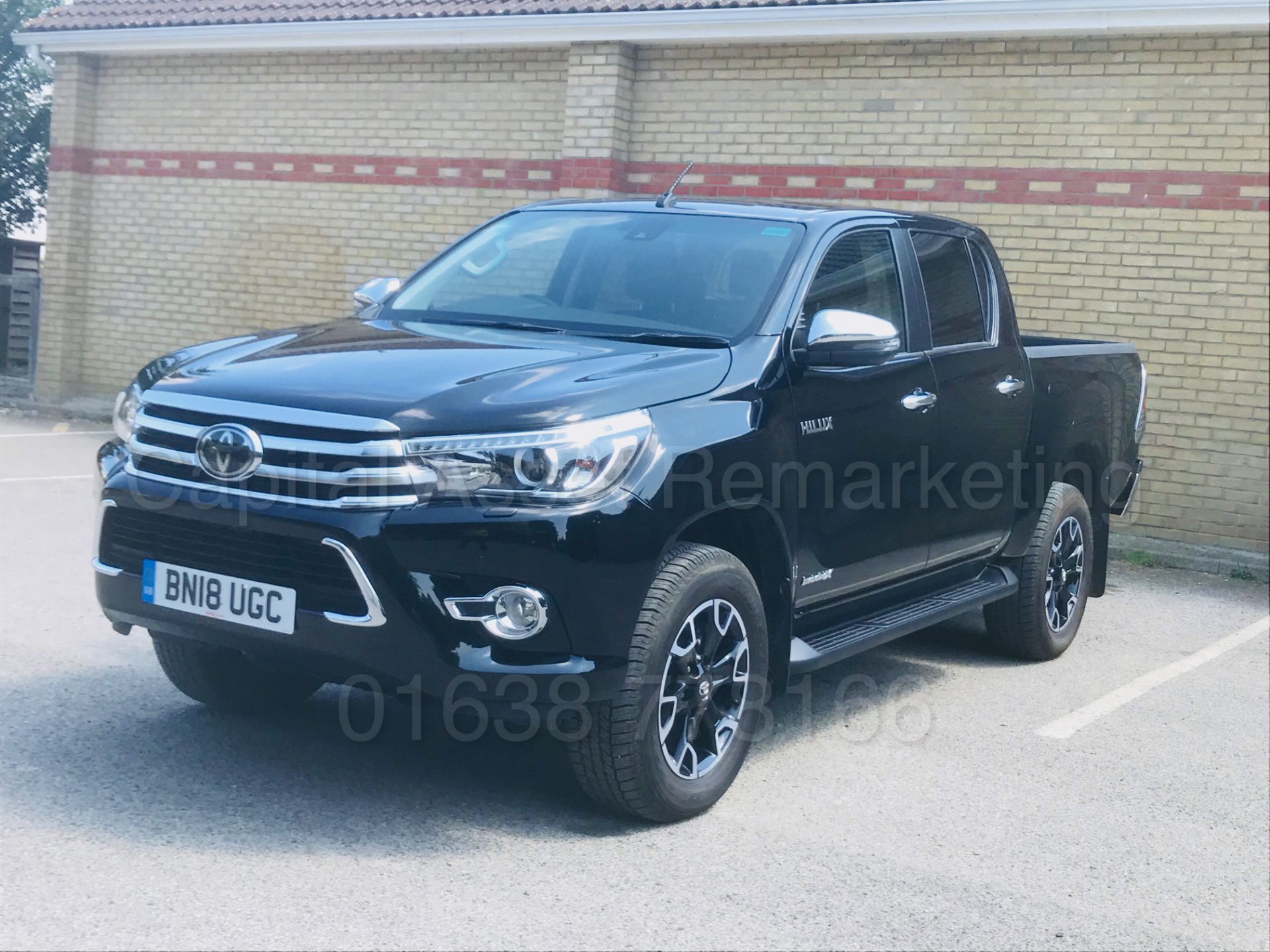 TOYOTA HILUX 'INVINCIBLE X' (2018) D/CAB PICK-UP 'D-4D - AUTO - LEATHER - SAT NAV' *STOP/START* - Image 6 of 59