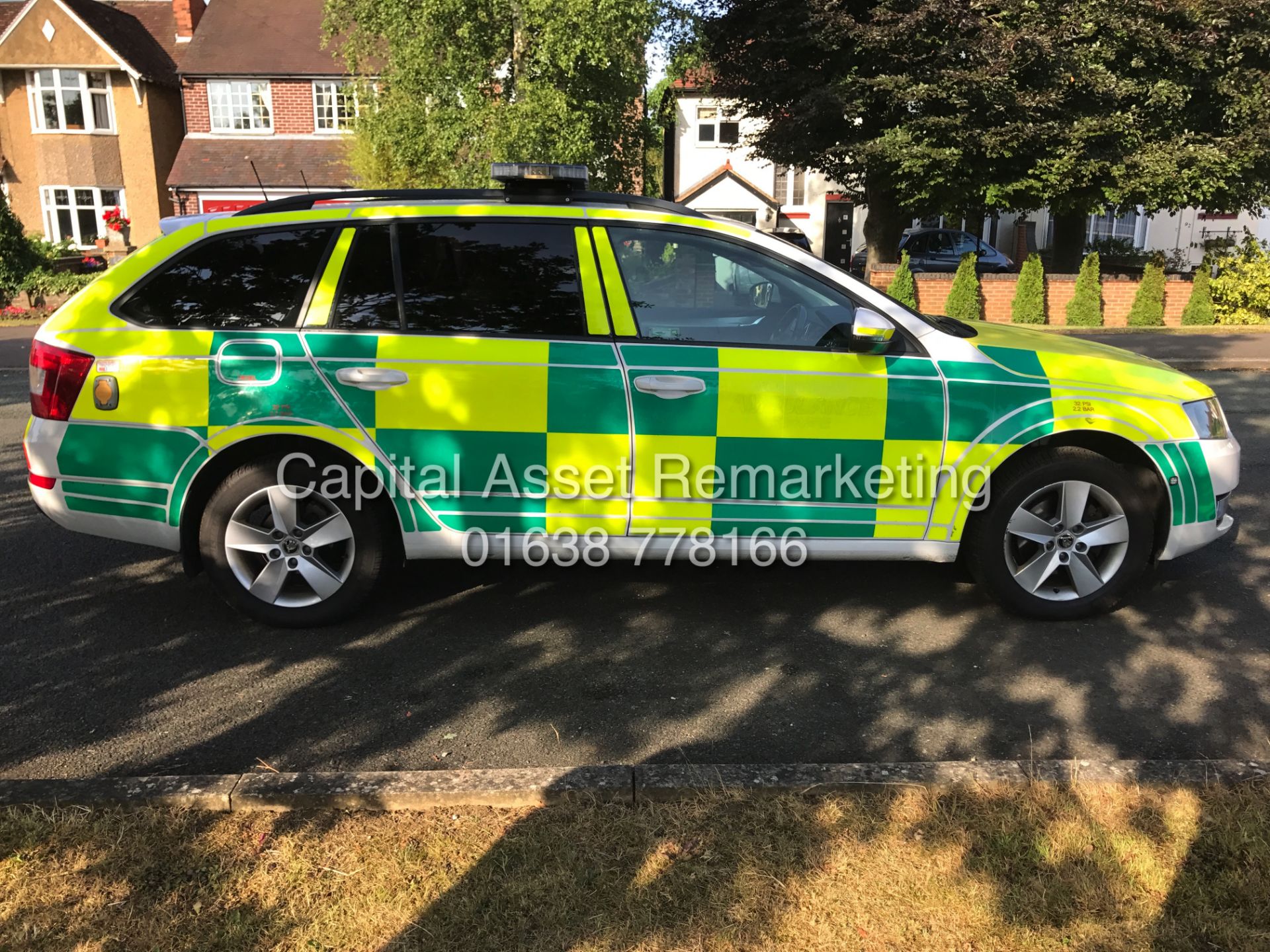 SKODA OCTAVIA 2.0TDI "150BHP-SE" ESTATE (2014 MODEL) AMBULANCE VEHICLE - ALL EQUIPMENT - NEW SHAPE! - Image 8 of 25