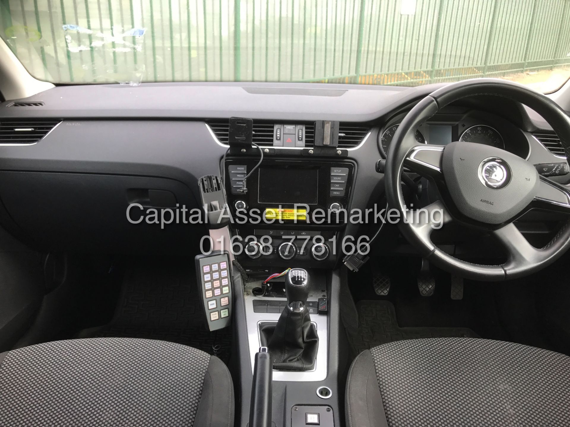 SKODA OCTAVIA 2.0TDI (150BHP - SE) ESTATE (AMBULANCE / PARAMEDIC CAR) 2014 MODEL -1 OWNER -LOW MILES - Image 16 of 27