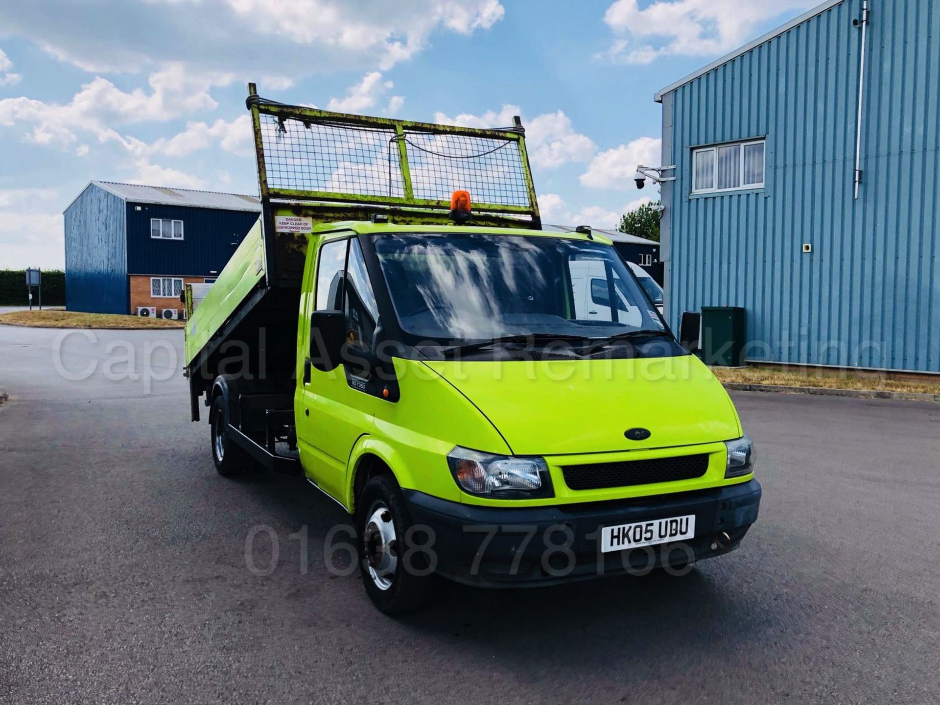 FORD TRANSIT 90 T350 'SINGLE CAB - TIPPER' (2005) '2.4 TDCI - 90 BHP - 5 SPEED' **LOW MILES** - Image 10 of 20