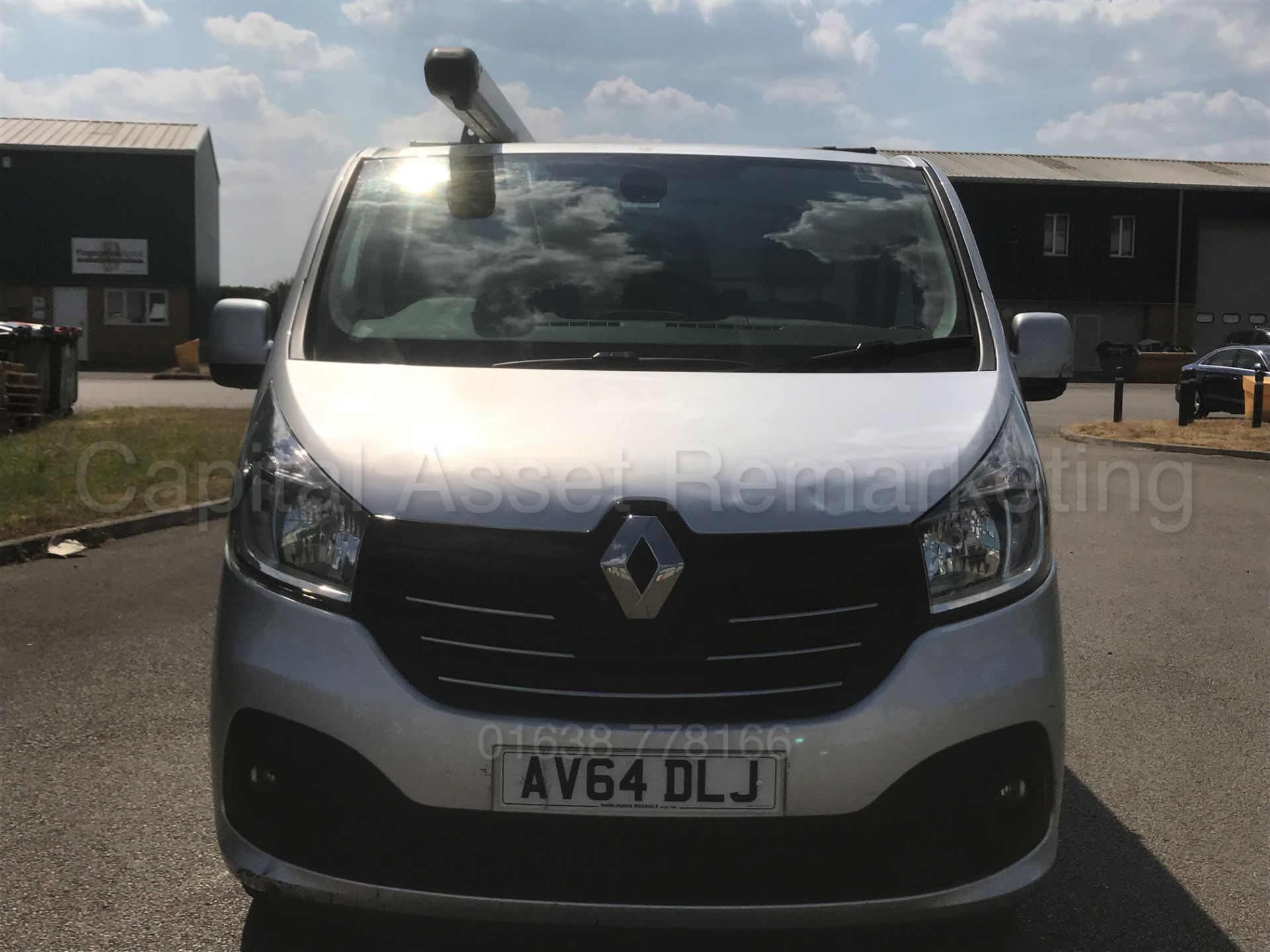 (On Sale) RENAULT TRAFIC *SPORT EDITION* (2015) '1.6 DCI -120 BHP - 6 SPEED' *SAT NAV - STOP/START* - Image 3 of 38