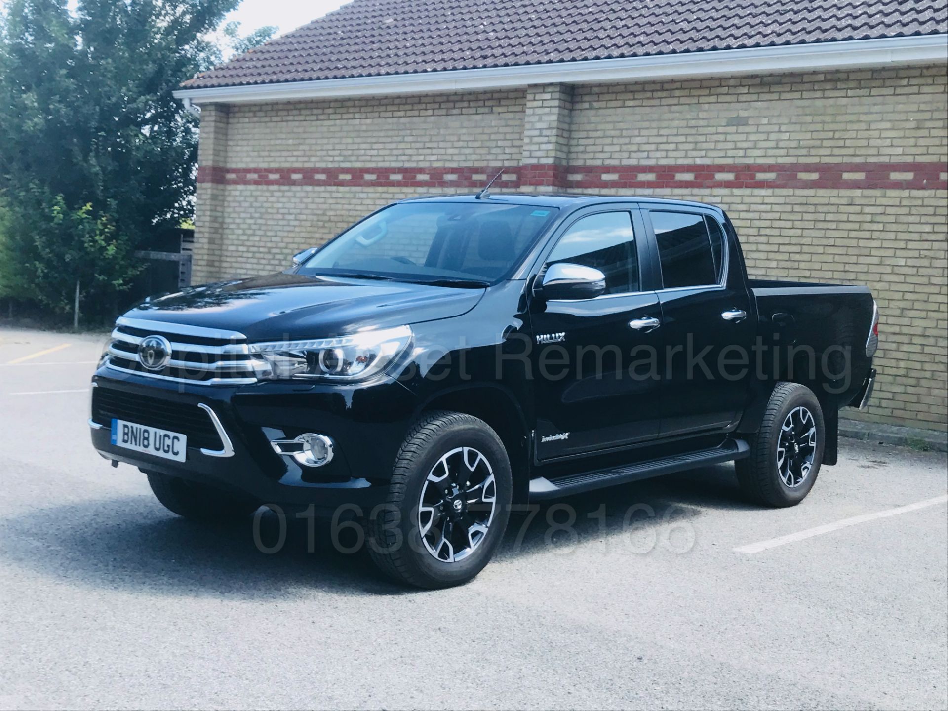 TOYOTA HILUX 'INVINCIBLE X' (2018) D/CAB PICK-UP 'D-4D - AUTO - LEATHER - SAT NAV' *STOP/START* - Image 7 of 59