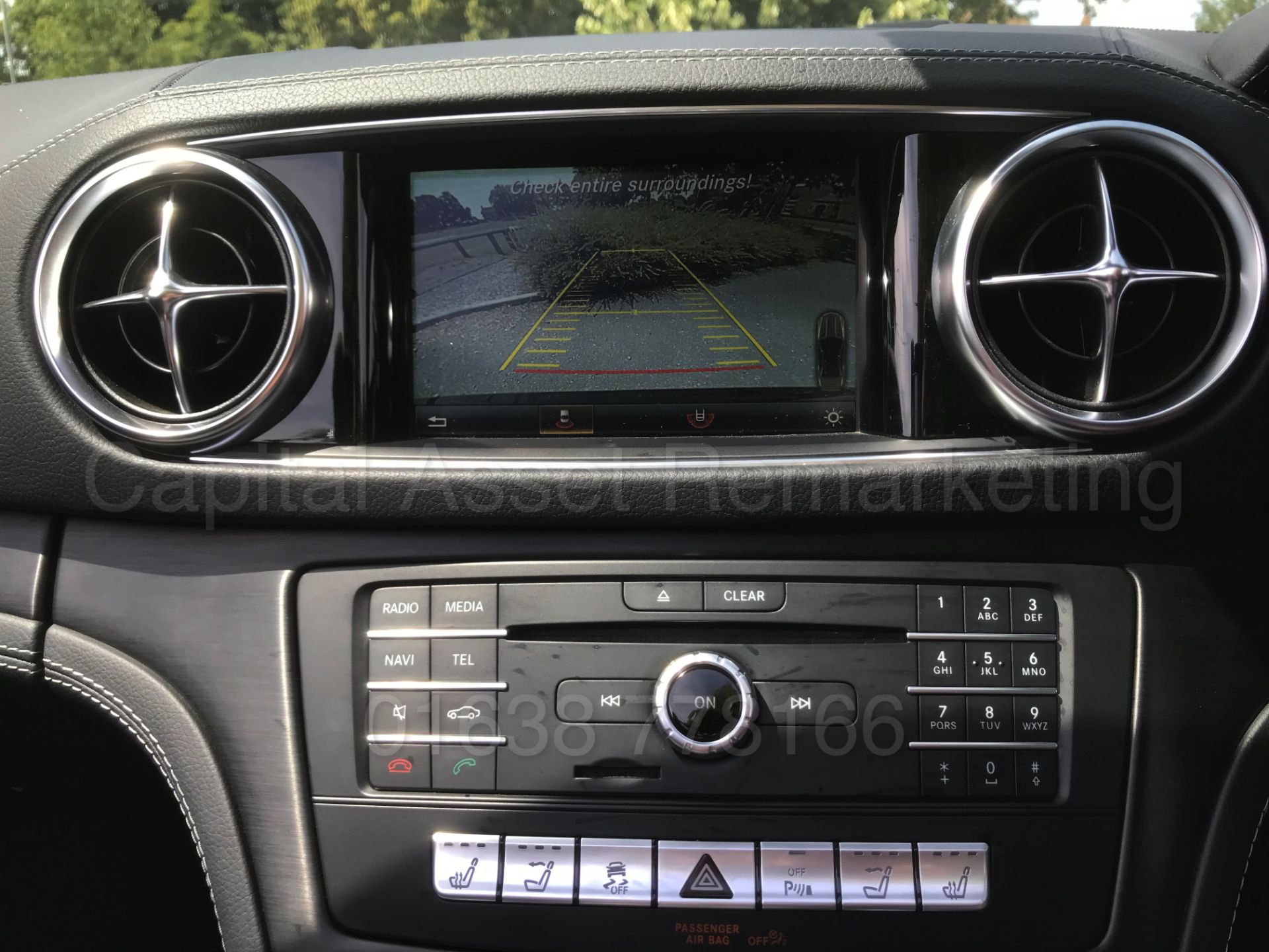 MERCEDES-BENZ SL 400 'AMG EDITION' (2018 MODEL) '3.0 V6 - 367 BHP - 9 SPEED AUTO' **MASSIVE SPEC** - Image 61 of 75