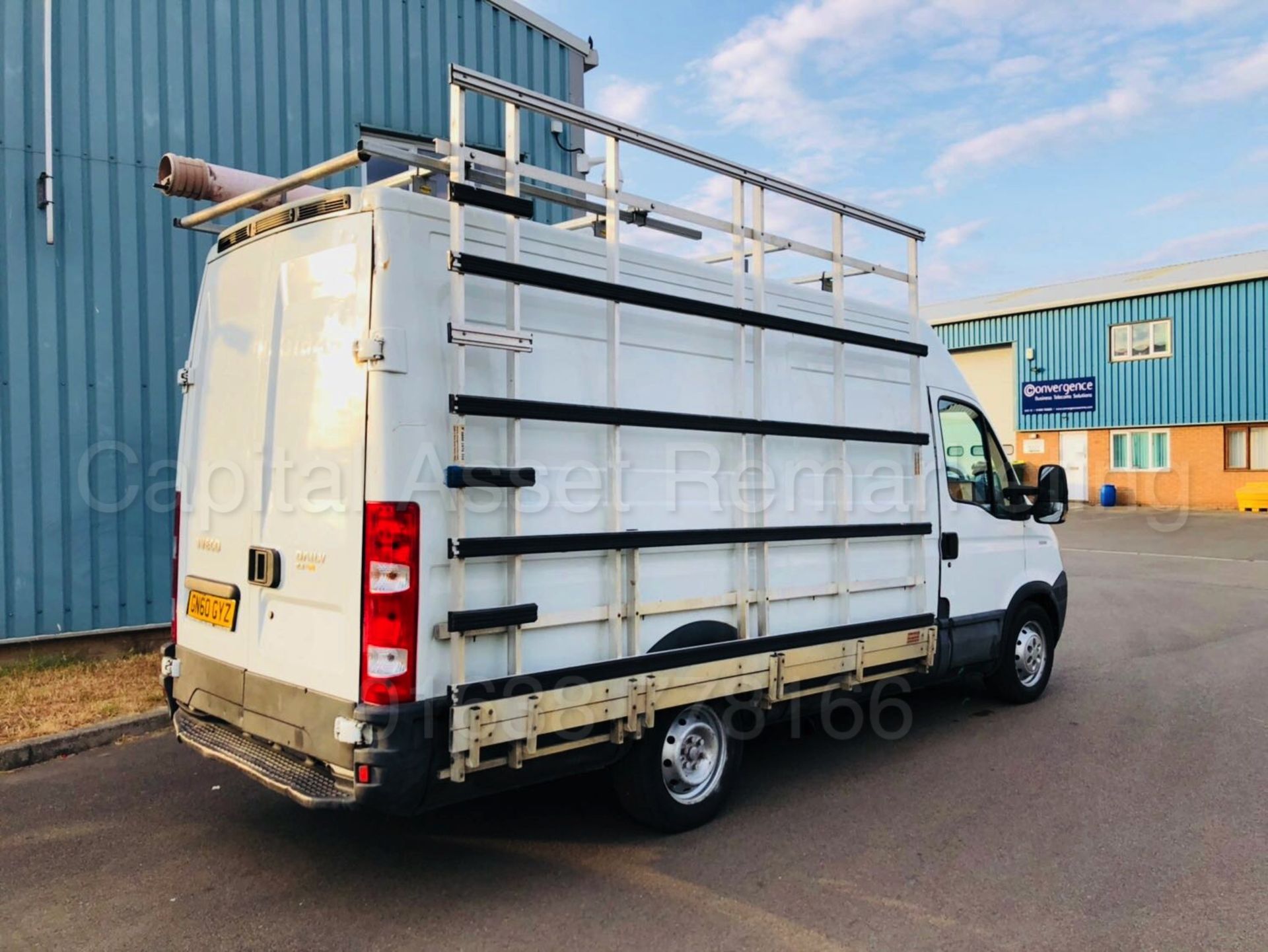 IVECO DAILY 35S11 'LCV - PANEL VAN' (2011 MODEL) '2.3 DIESEL - 127 BHP - 5 SPEED' - Image 13 of 24