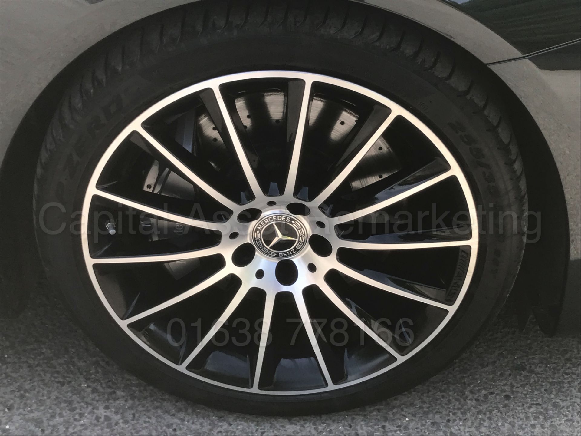 MERCEDES-BENZ SL 400 'AMG EDITION' (2018 MODEL) '3.0 V6 - 367 BHP - 9 SPEED AUTO' **MASSIVE SPEC** - Image 32 of 75