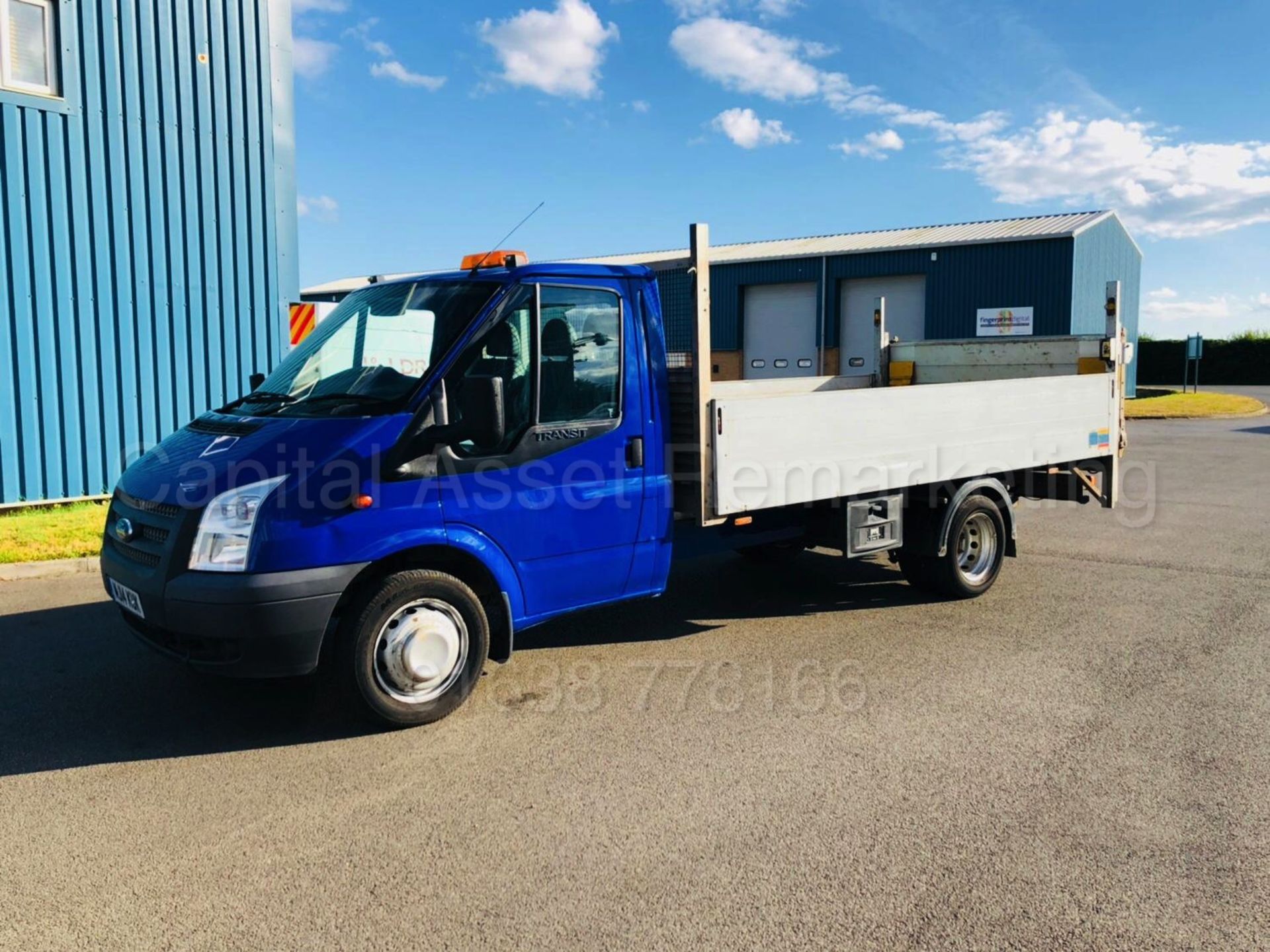 FORD TRANSIT 125 T350 'LWB - DROPSIDE' (2014) '2.2 TDCI - 125 BHP - 6 SPEED' **TAIL-LIFT** (1 OWNER) - Image 10 of 38