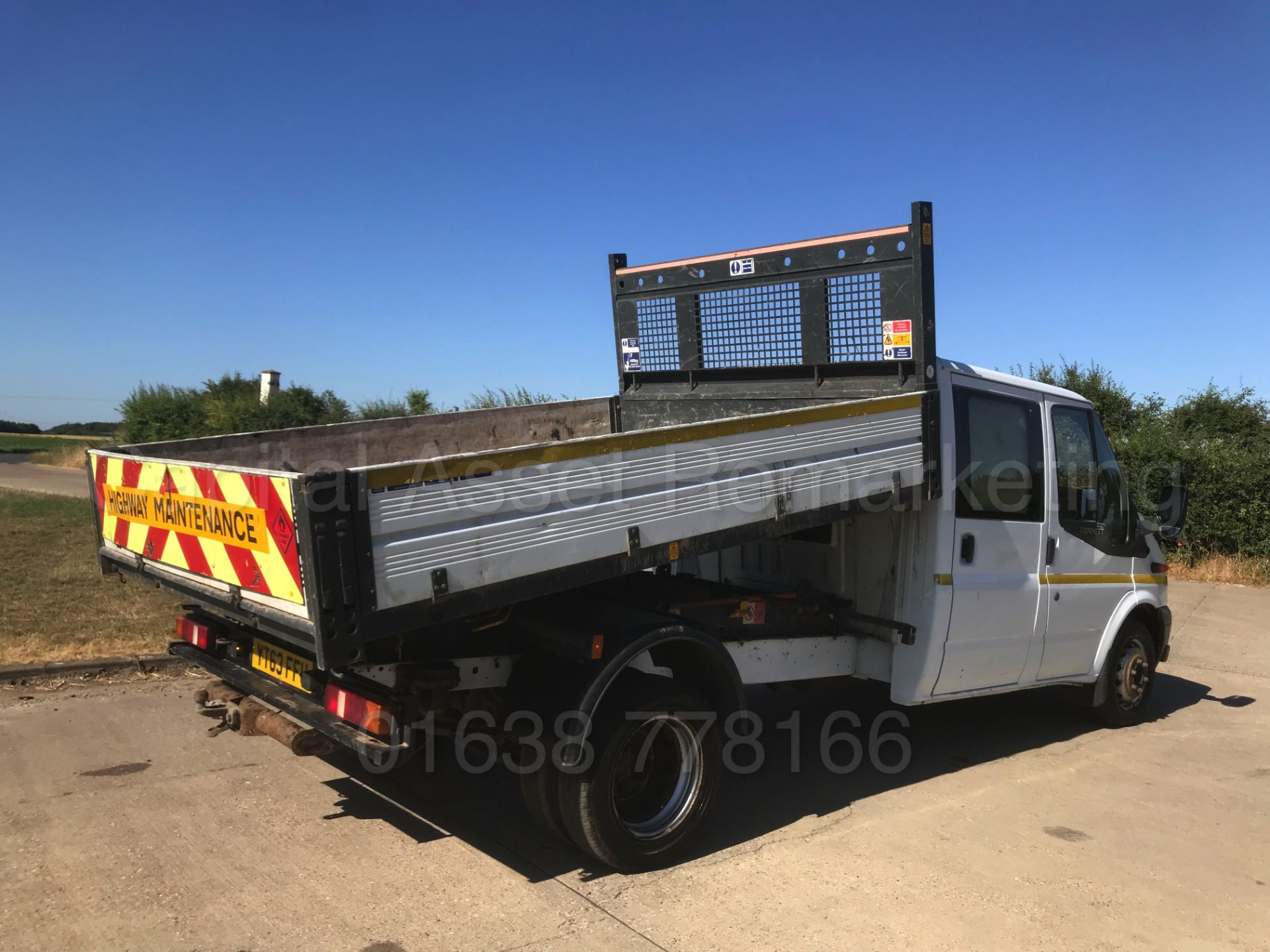 FORD TRANSIT 125 T350 RWD 'DOUBLE CAB - TIPPER' (2014 MODEL) '2.1 TDCI - 125 BHP - 6 SPEED' *3500KG* - Image 13 of 32