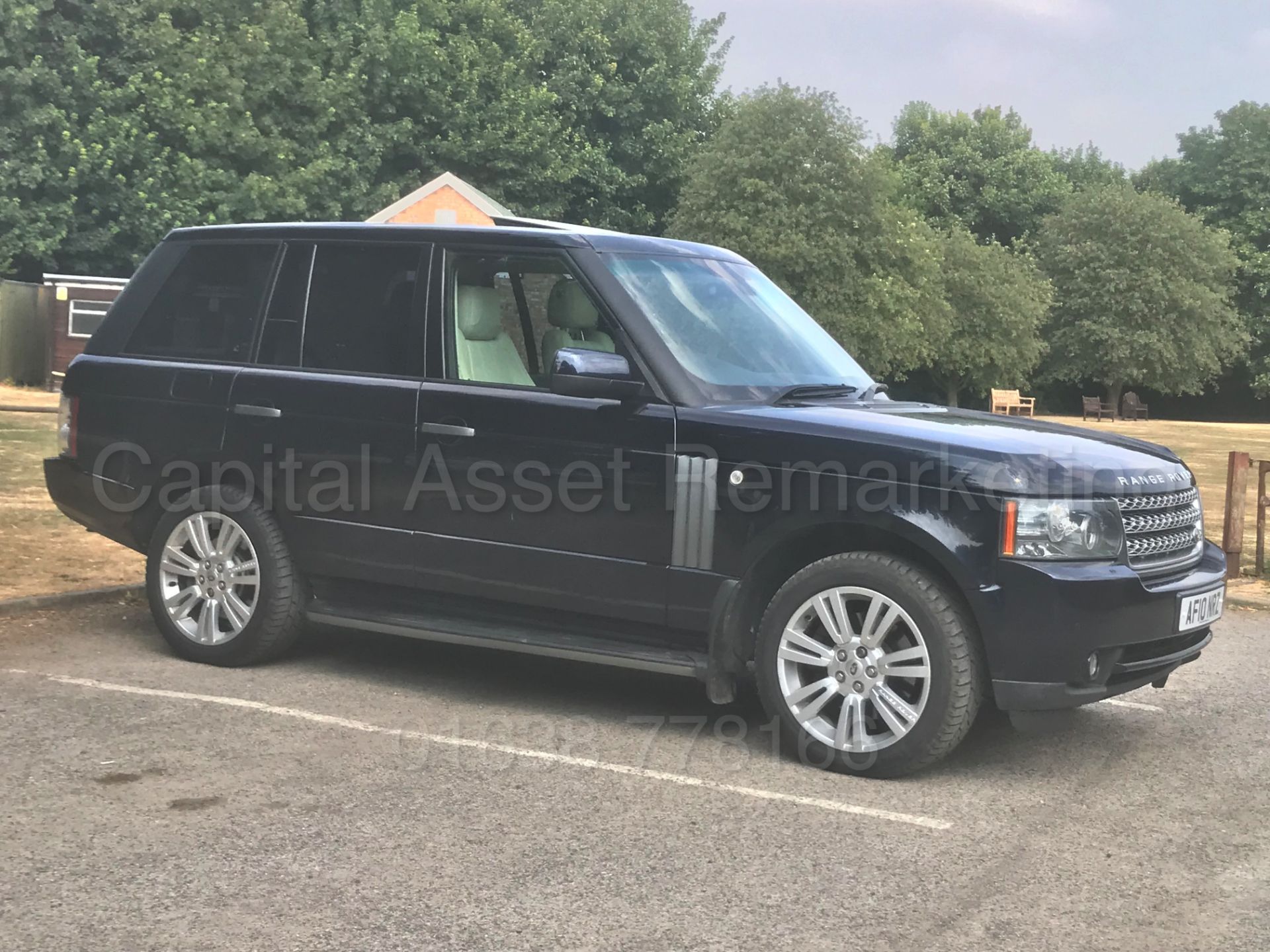 RANGE ROVER VOGUE **SE EDITION** (2010 - FACELIFT EDITION) 'TDV8 - 268 BHP - AUTO' **FULLY LOADED** - Image 14 of 62