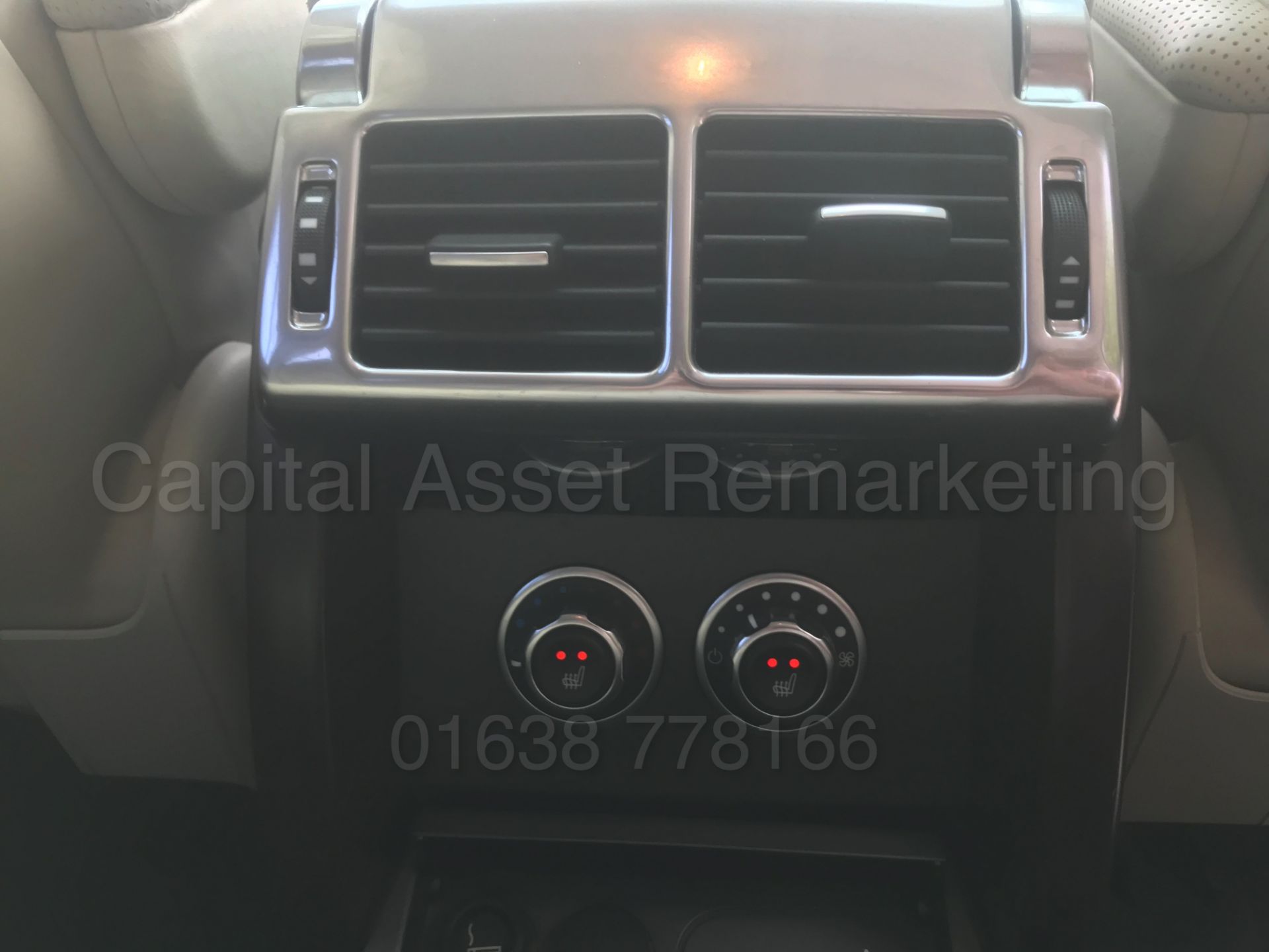 RANGE ROVER VOGUE **SE EDITION** (2010 - FACELIFT EDITION) 'TDV8 - 268 BHP - AUTO' **FULLY LOADED** - Image 40 of 62