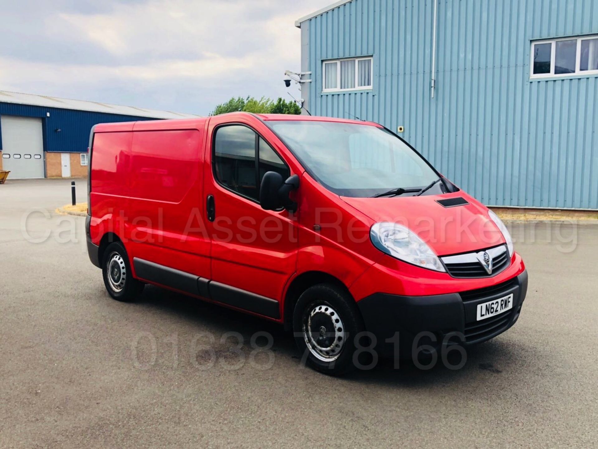 VAUXHALL VIVARO 2700 'SWB - PANEL VAN' (2013 MODEL) '2.0 CDTI - 115 BHP - 6 SPEED' **AIR CON** - Image 2 of 32