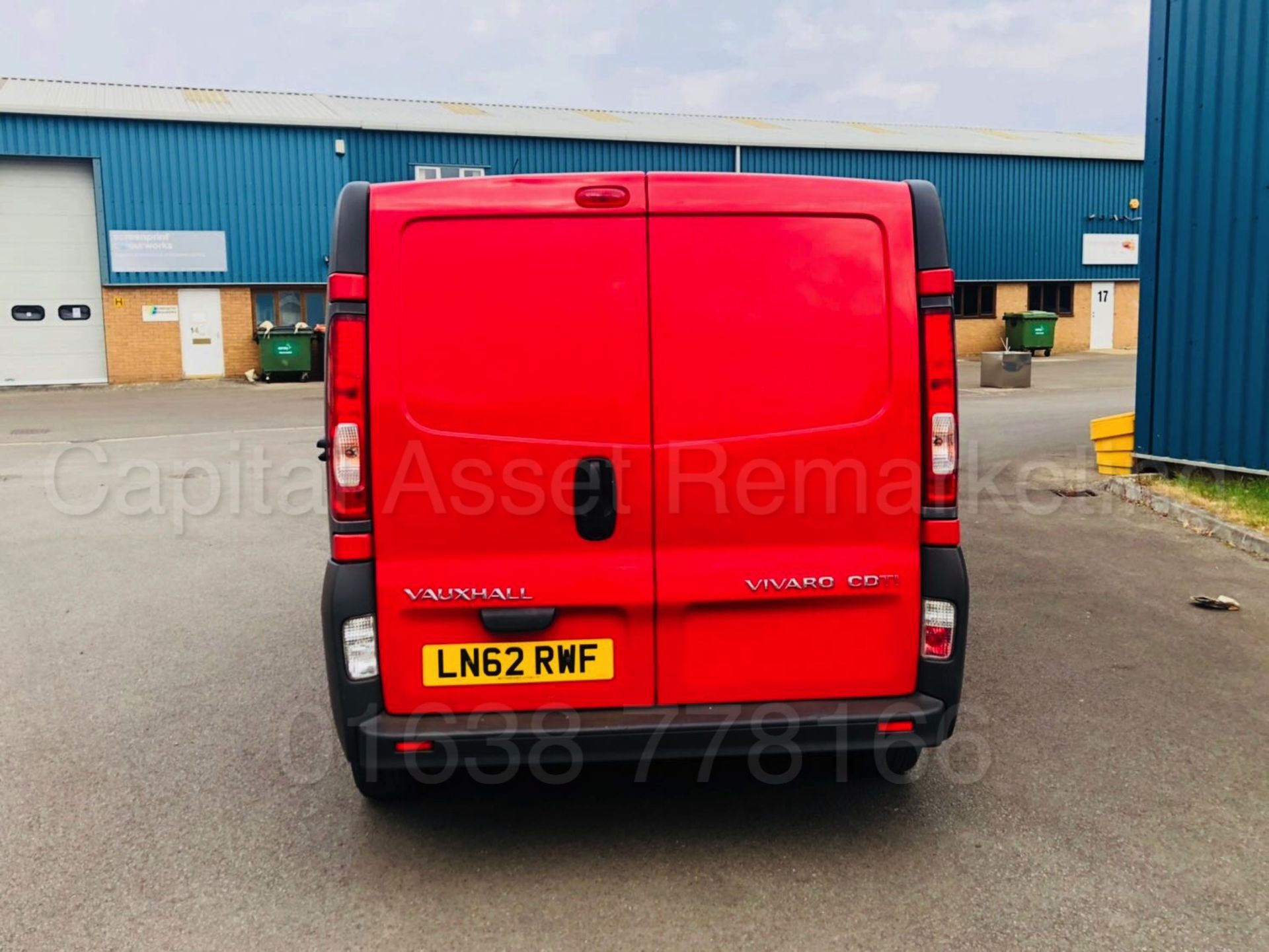 VAUXHALL VIVARO 2700 'SWB - PANEL VAN' (2013 MODEL) '2.0 CDTI - 115 BHP - 6 SPEED' **AIR CON** - Image 12 of 32