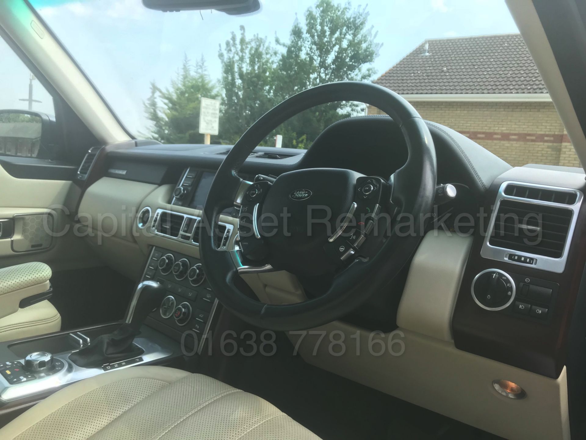 RANGE ROVER VOGUE **SE EDITION** (2010 - FACELIFT EDITION) 'TDV8 - 268 BHP - AUTO' **FULLY LOADED** - Image 47 of 62