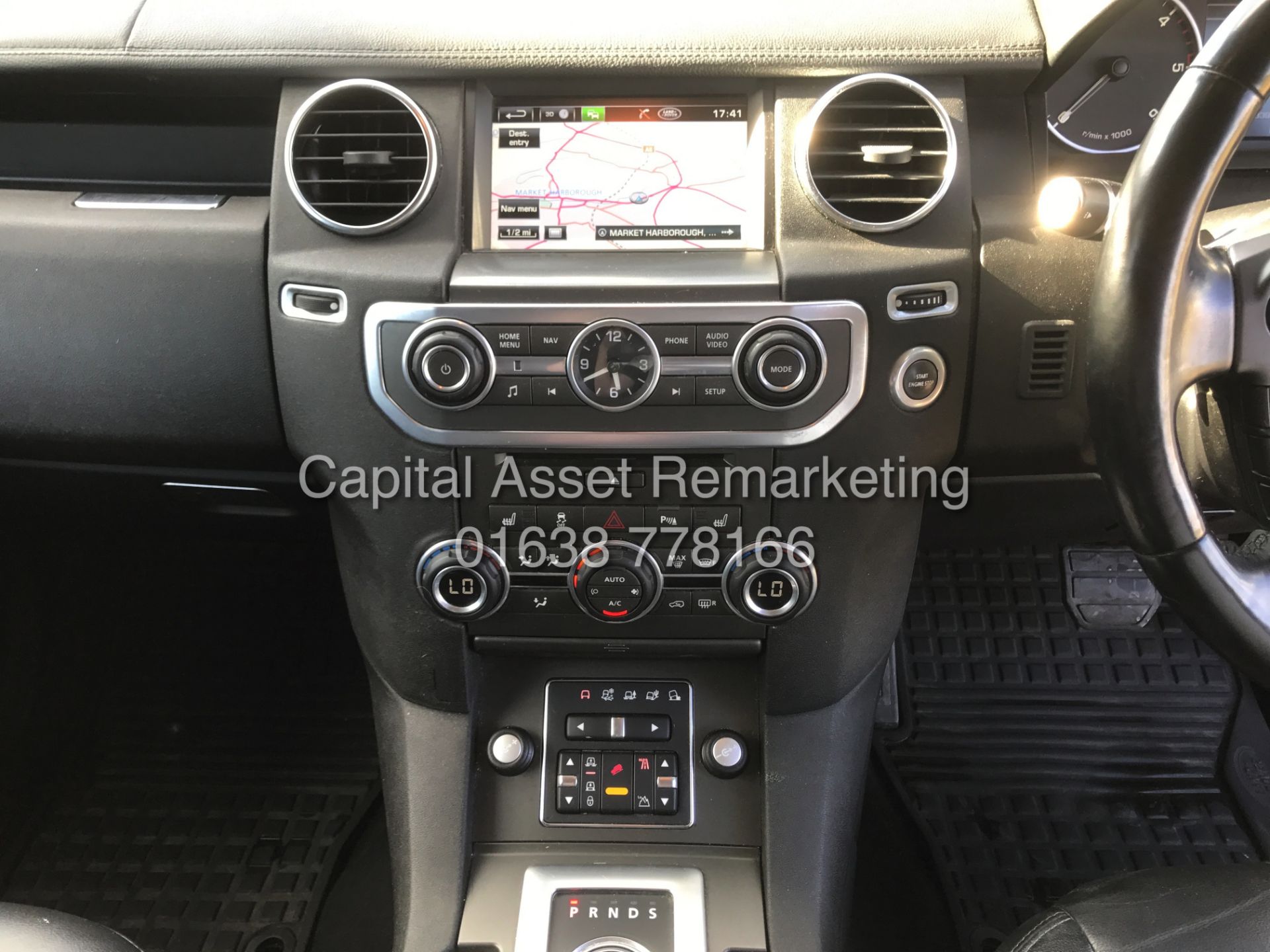 ON SALE LAND ROVER DISCOVERY 4 "3.0SDV6 - AUTO"COMMERCIAL (2014 MODEL) HUGE SPEC - SAT NAV -LEATHER - Image 19 of 31