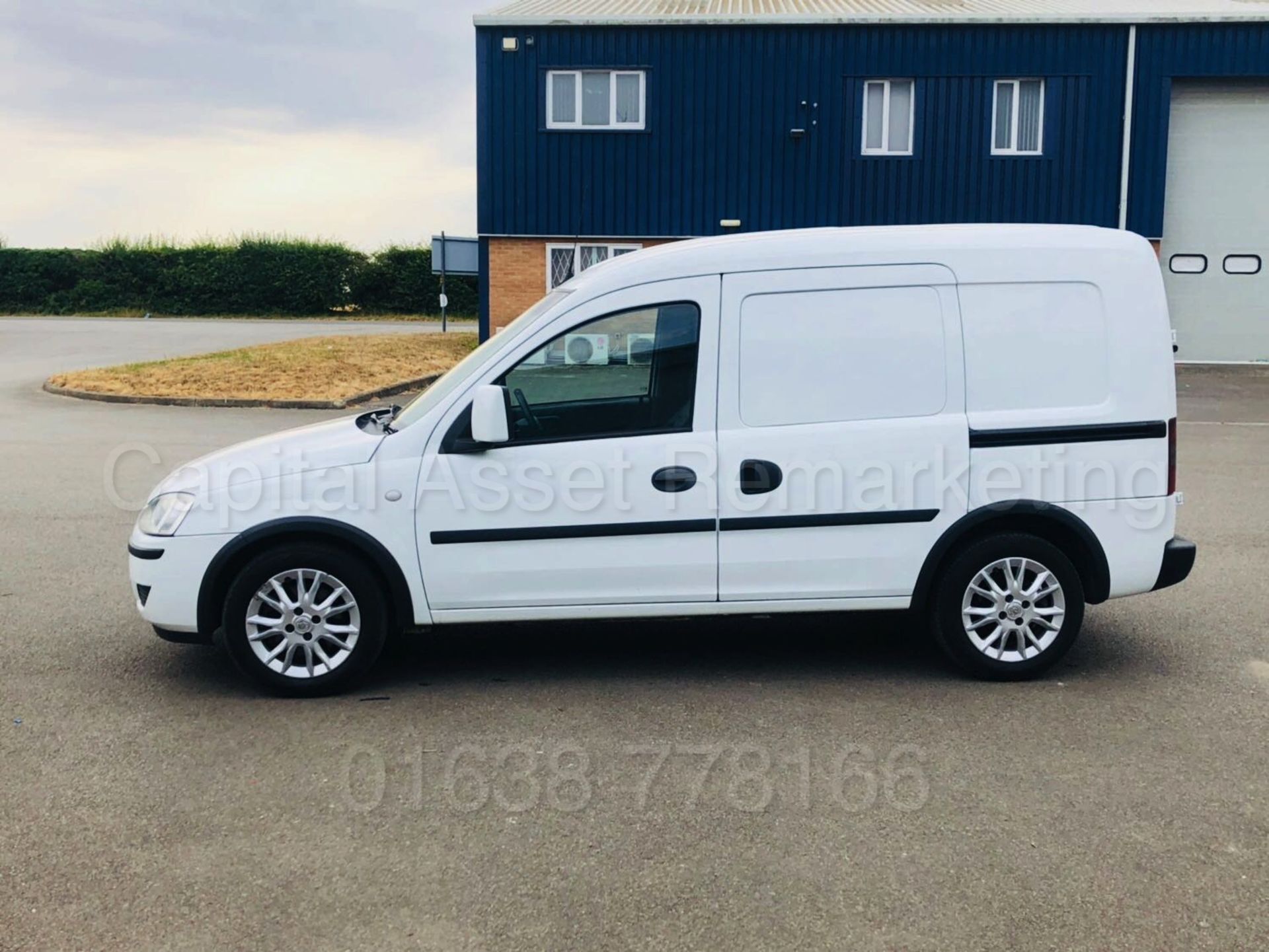 (On Sale) VAUXHALL COMBO 2000 *SE EDITION* PANEL VAN (2011) 'CDTI - 75 BHP - 5 SPEED' - Image 2 of 25